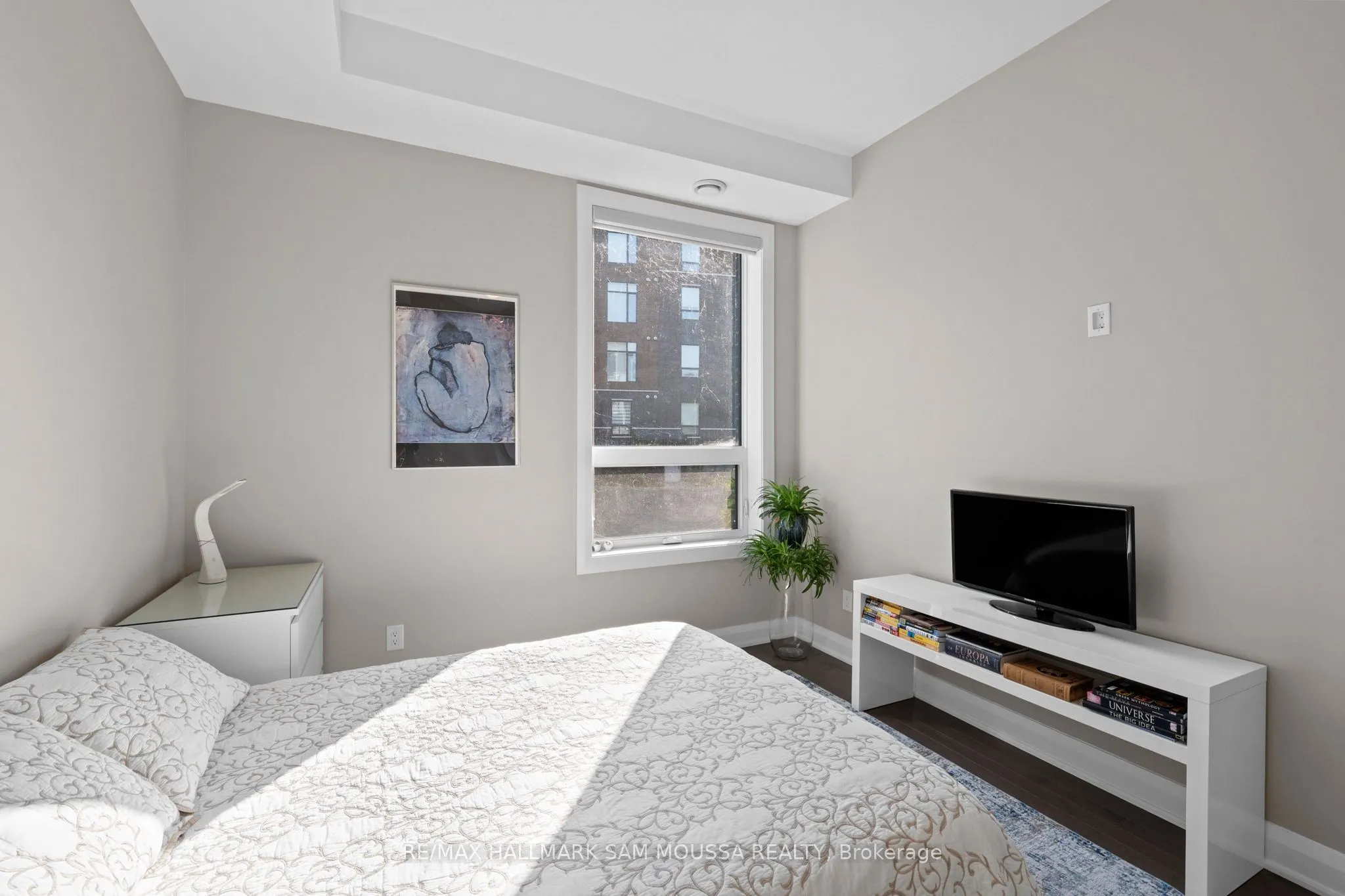 120 Cortile Private, #101