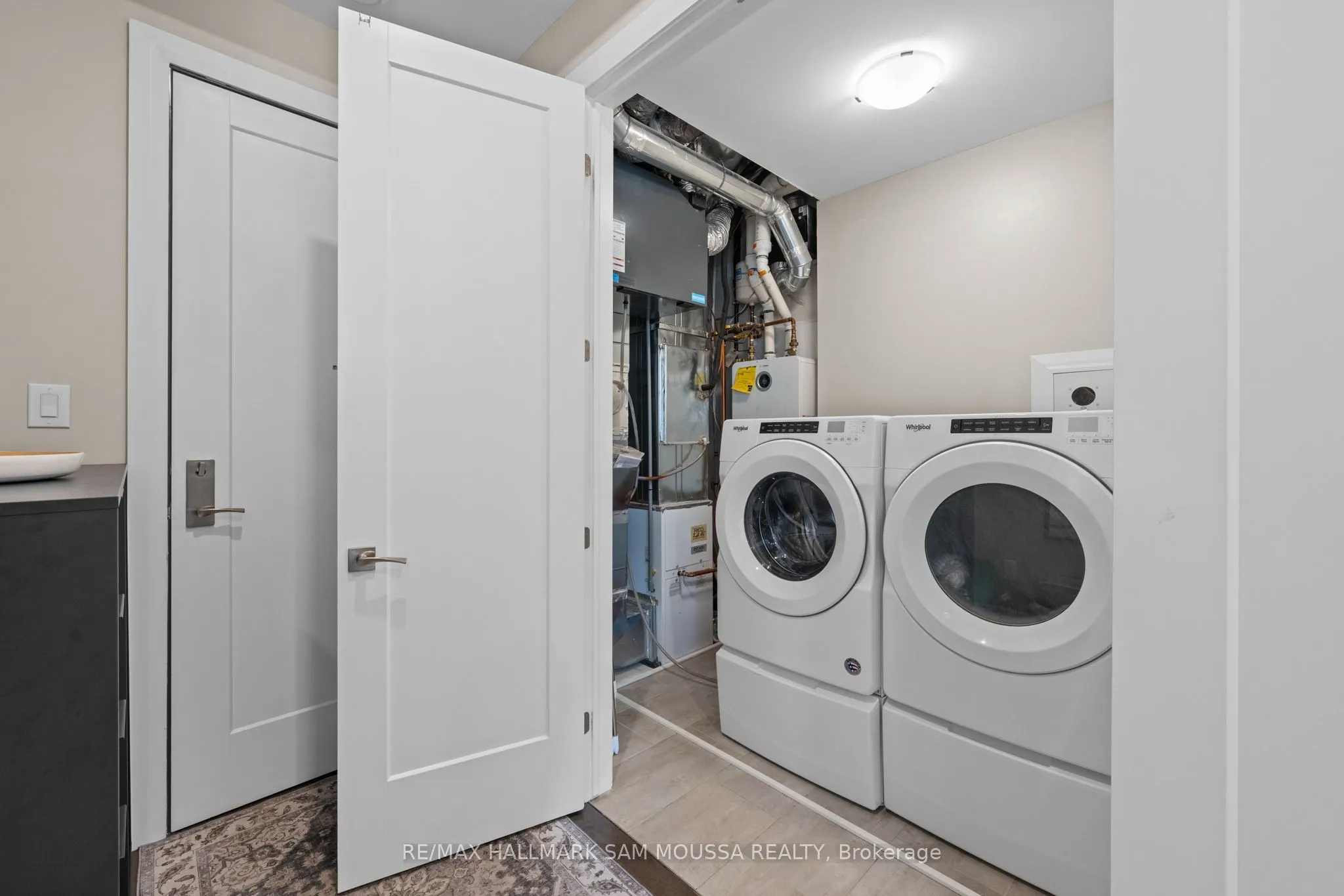 120 Cortile Private, #101