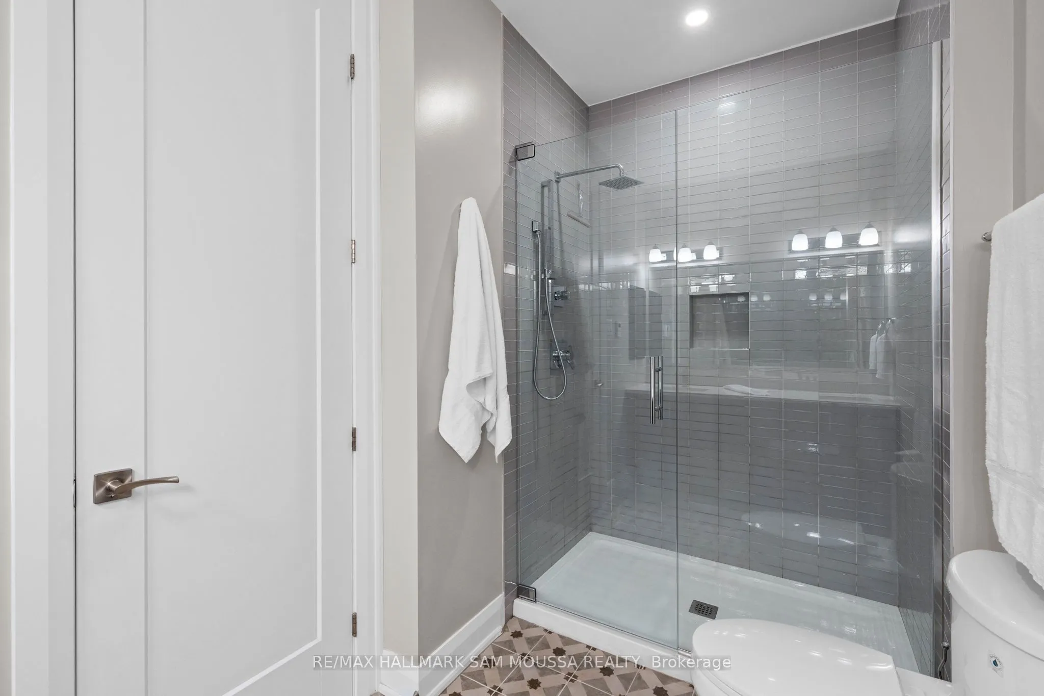 120 Cortile Private, #101