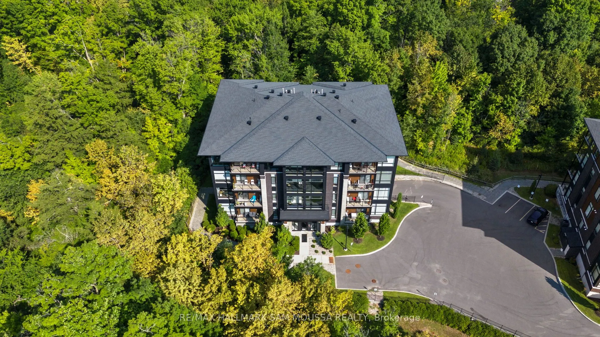 120 Cortile Private, #101