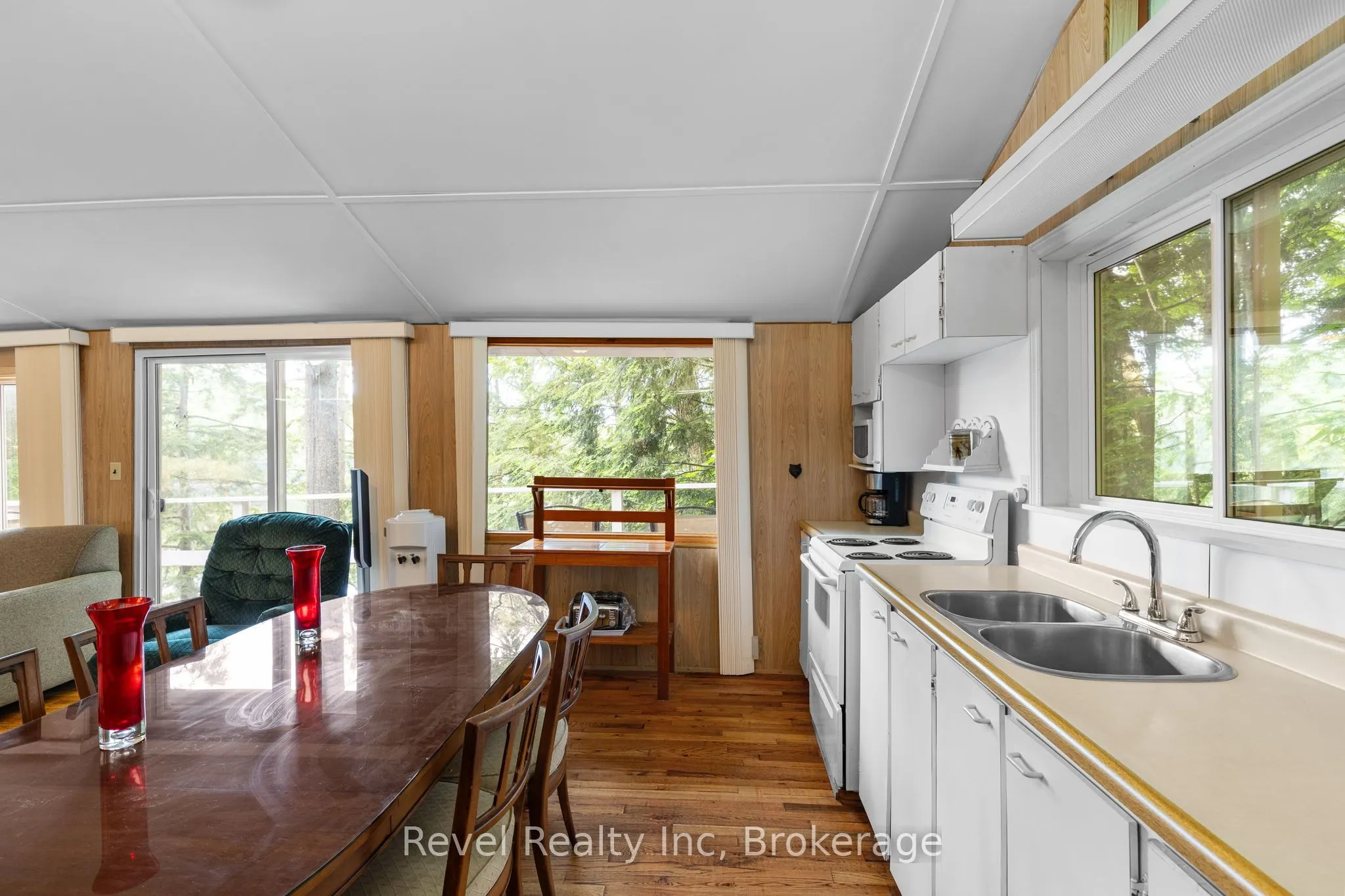 1096 Cowan Park Road