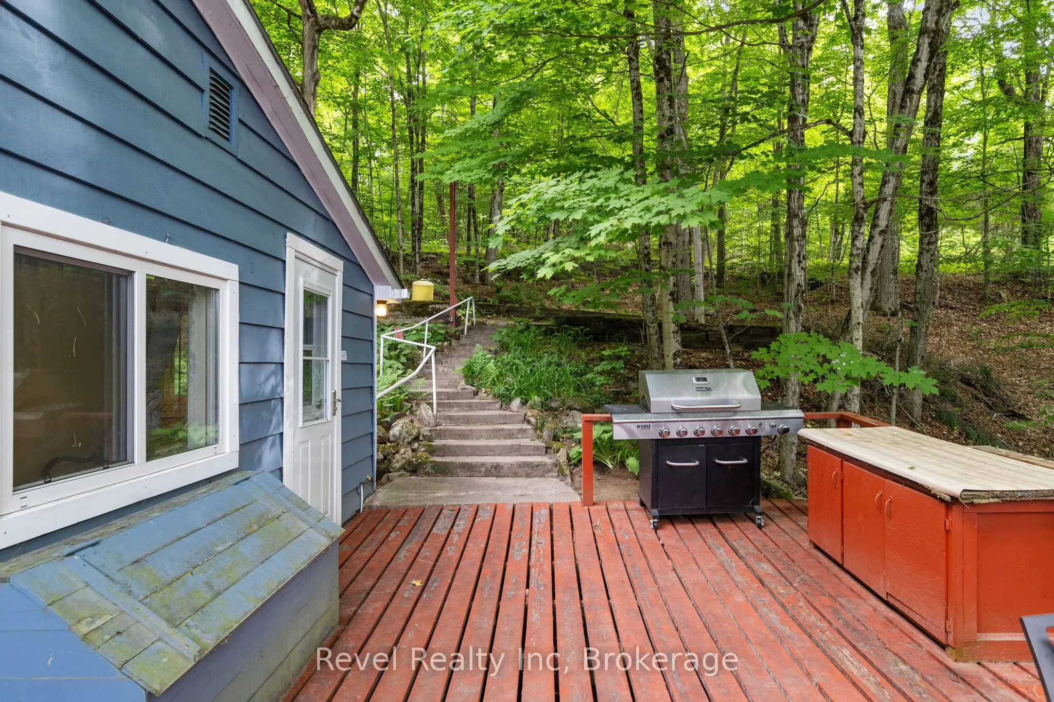 1096 Cowan Park Road