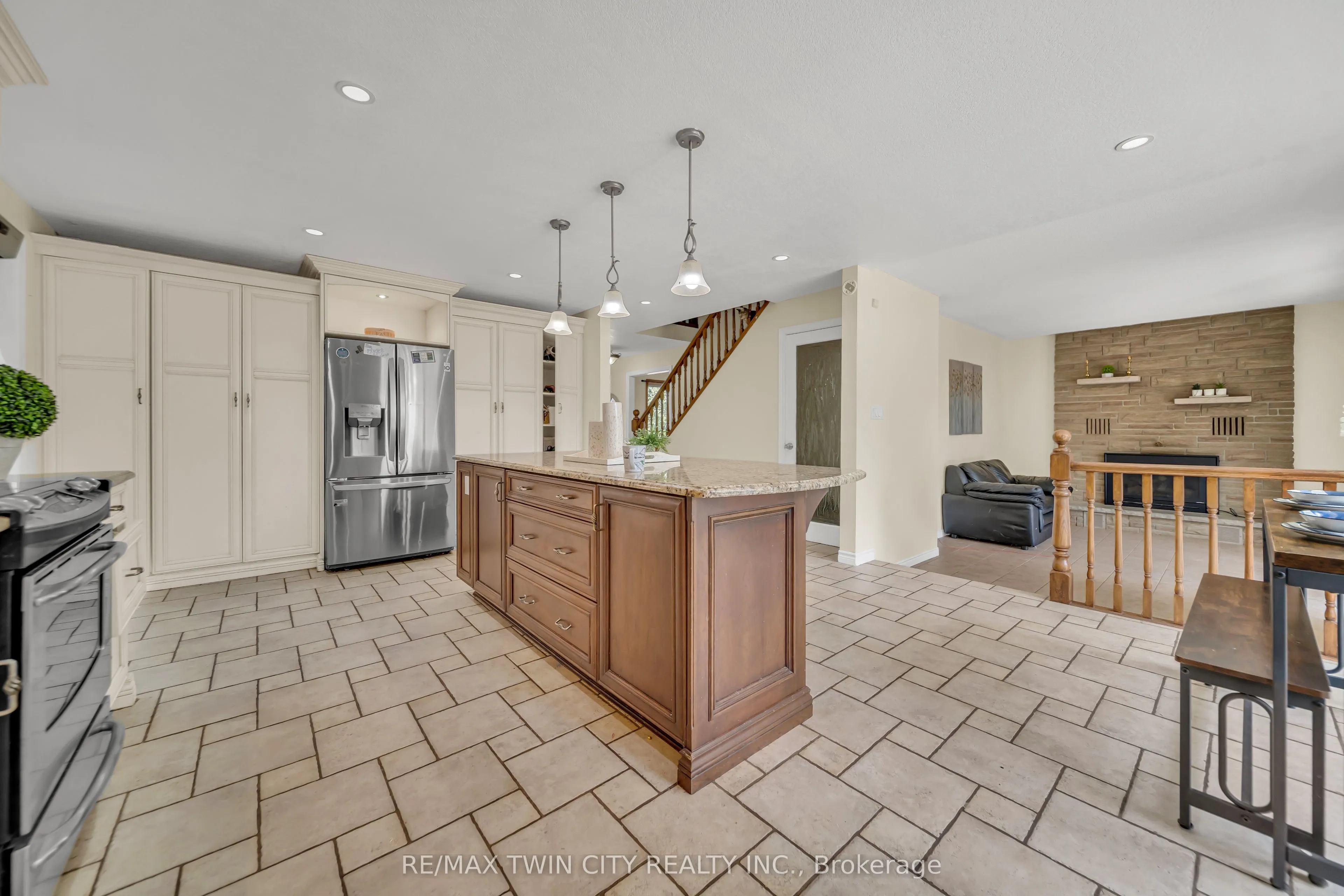 468 Manitoba Road