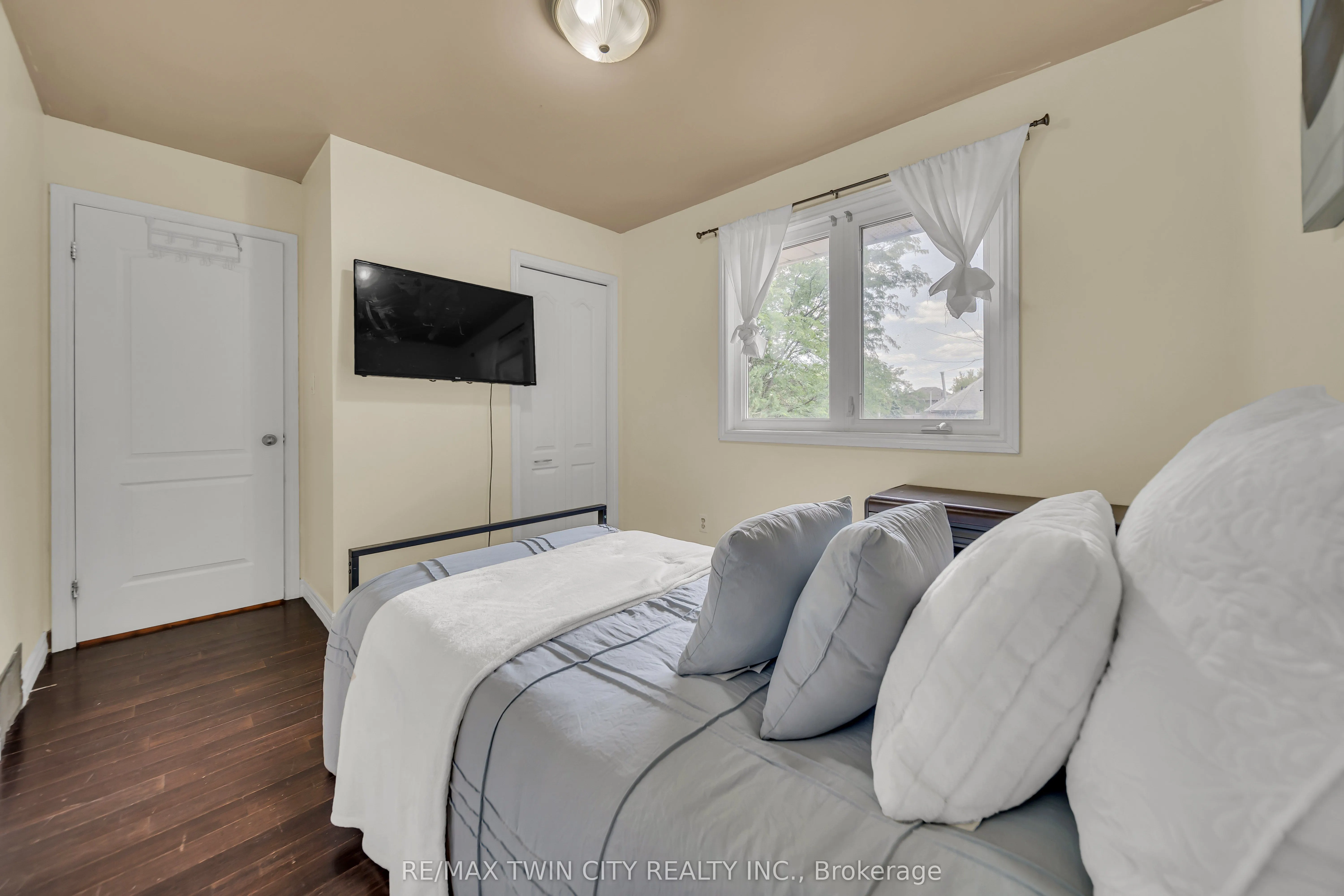 468 Manitoba Road
