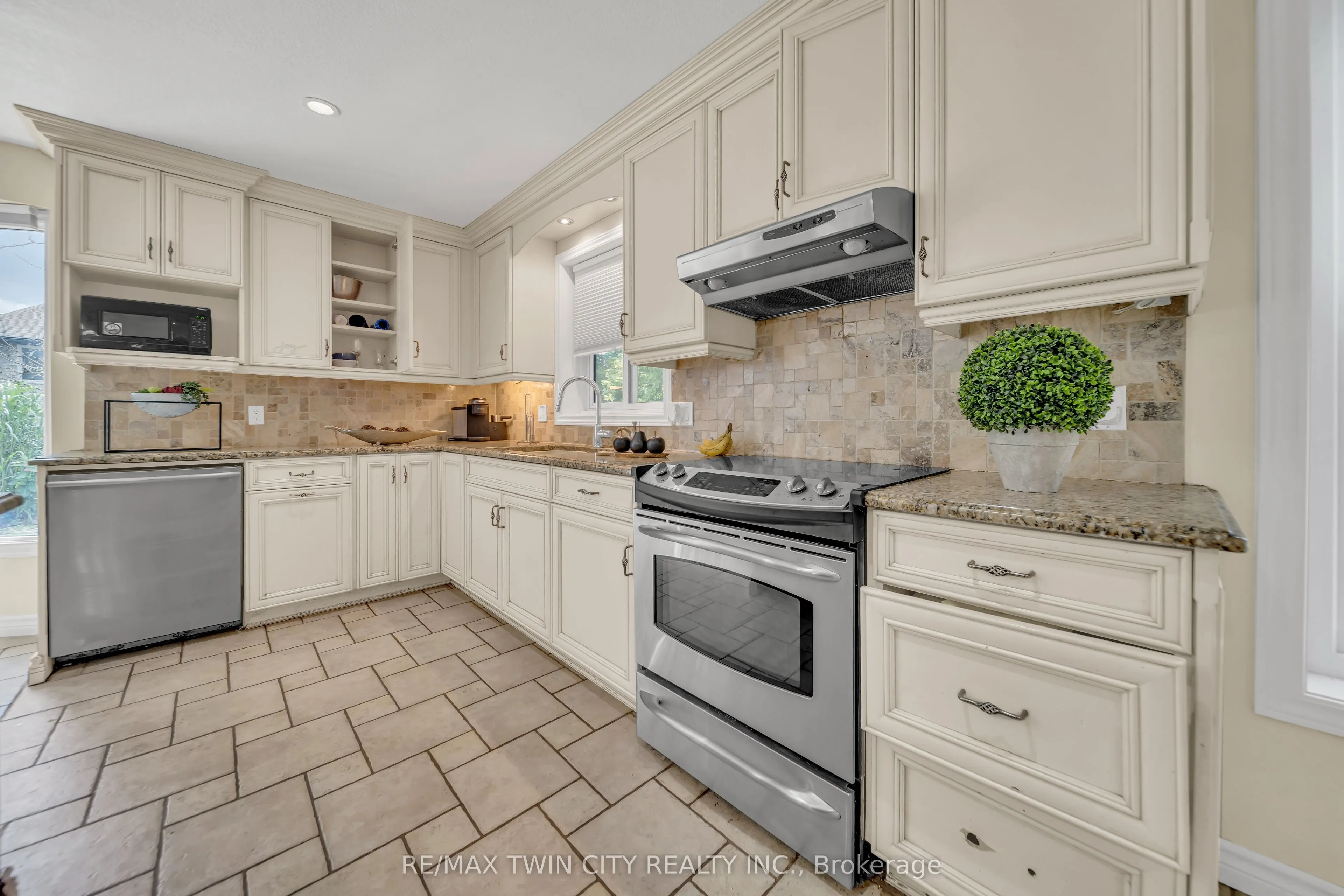 468 Manitoba Road