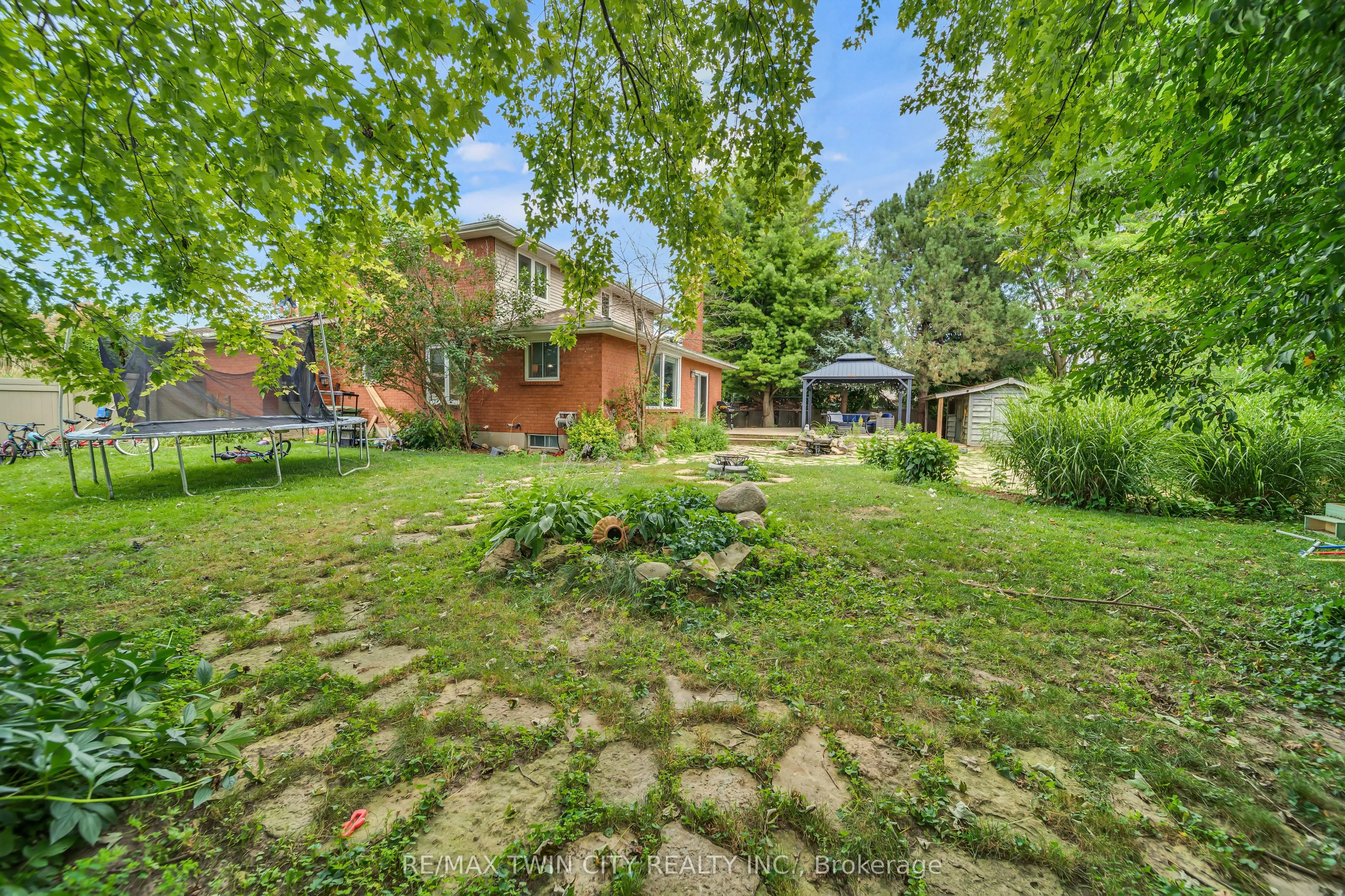 468 Manitoba Road