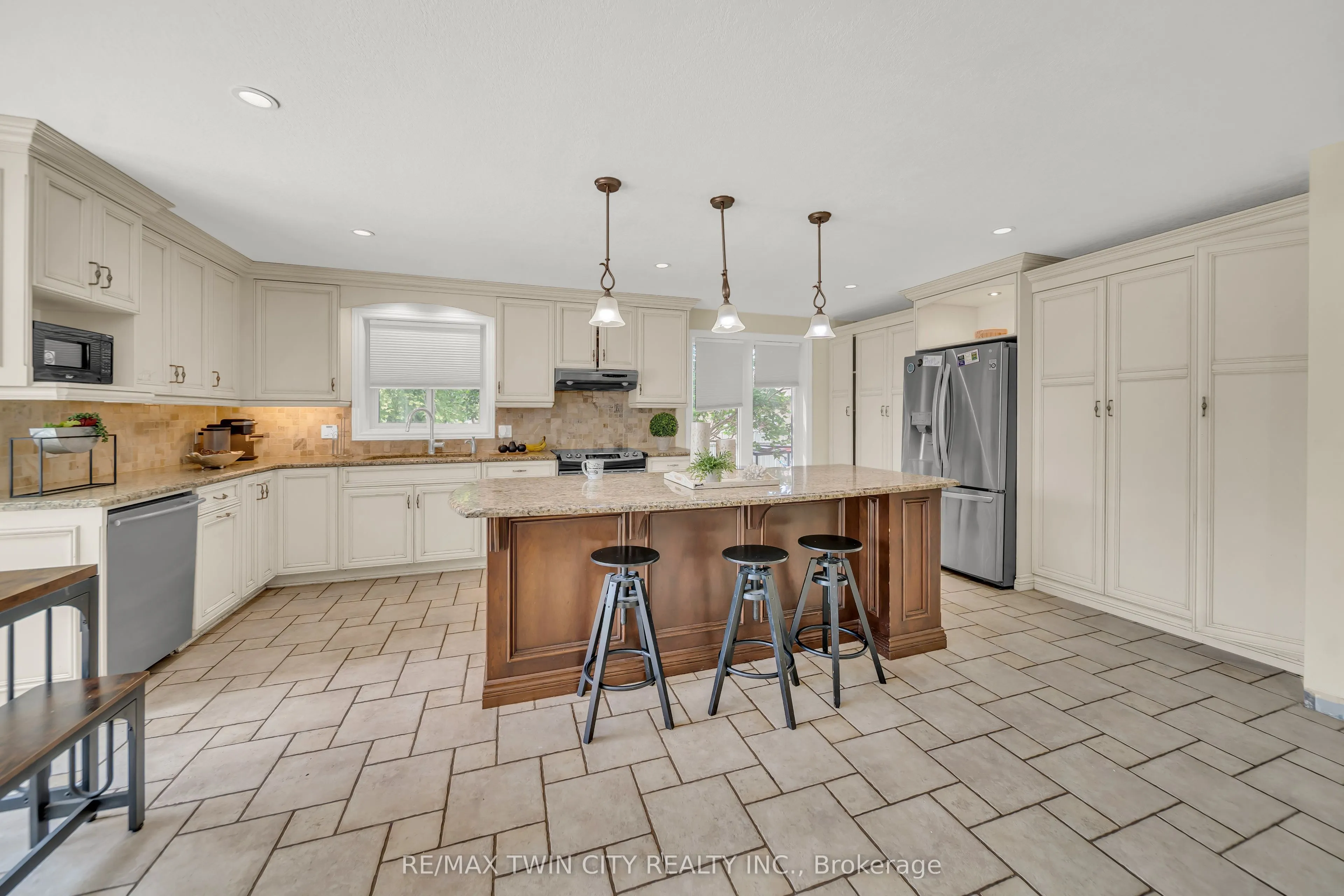468 Manitoba Road