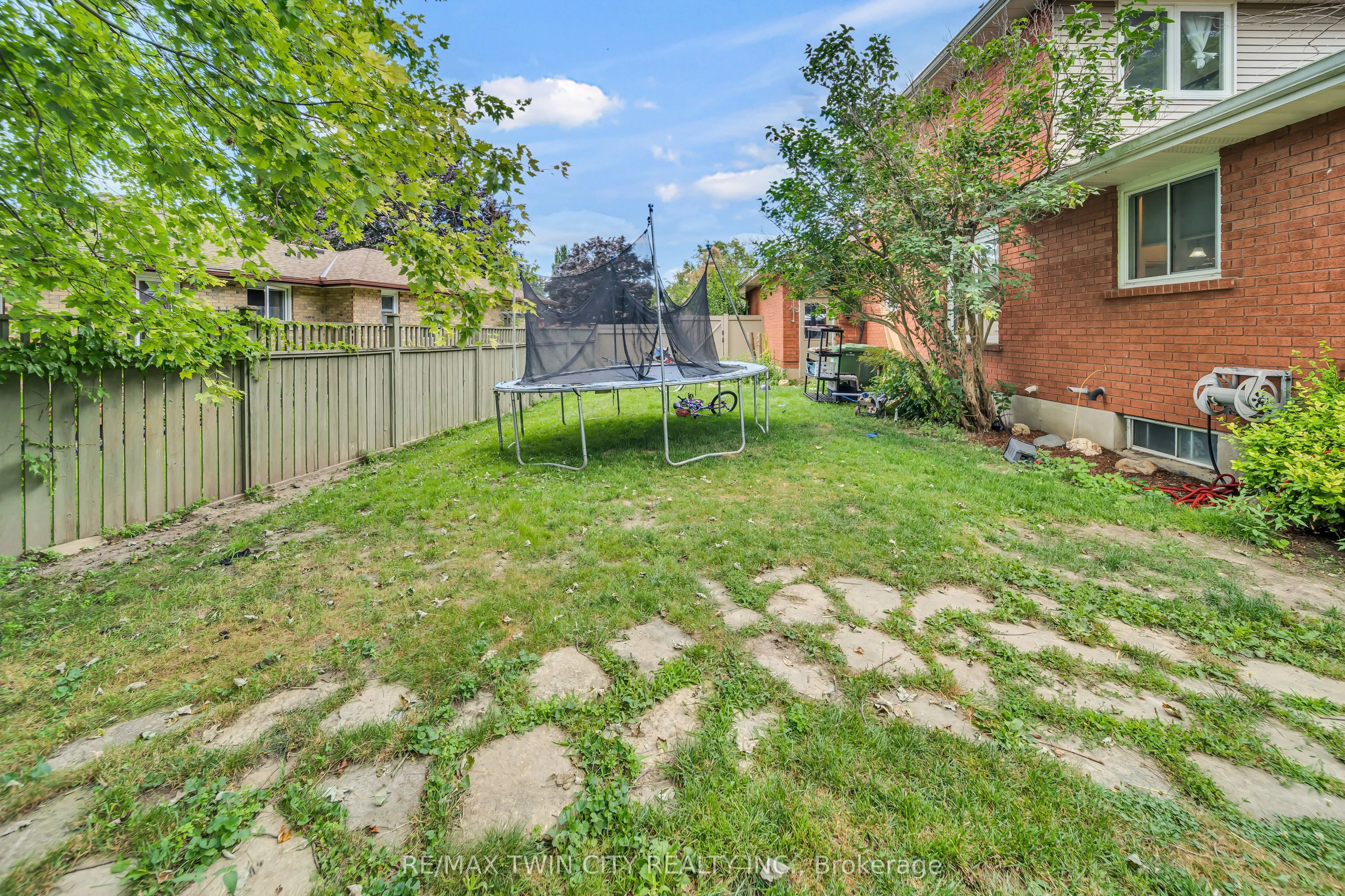 468 Manitoba Road