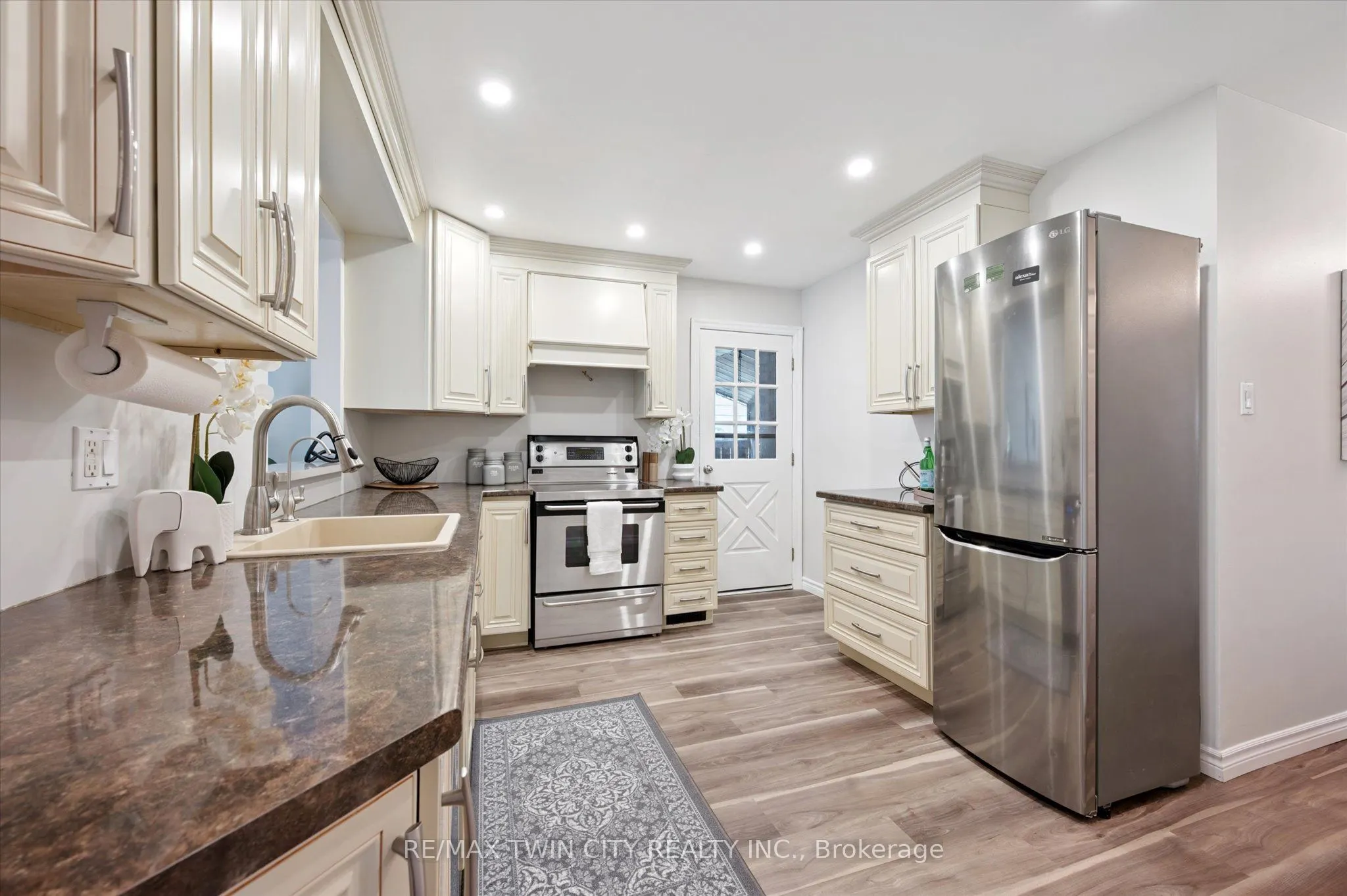 191 Silver Aspen Crescent
