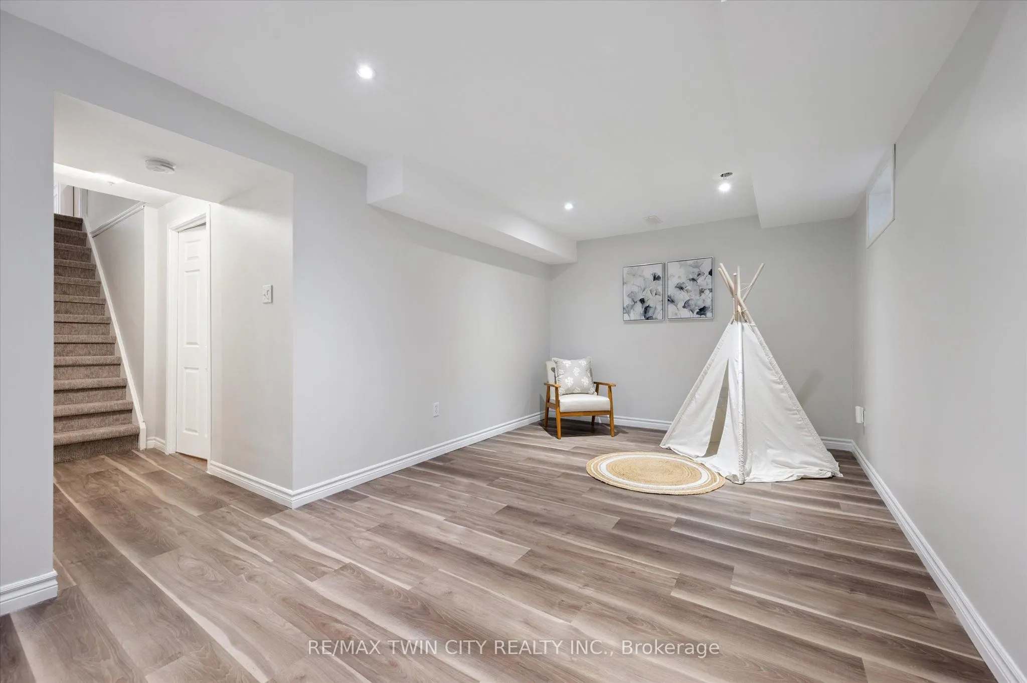 191 Silver Aspen Crescent