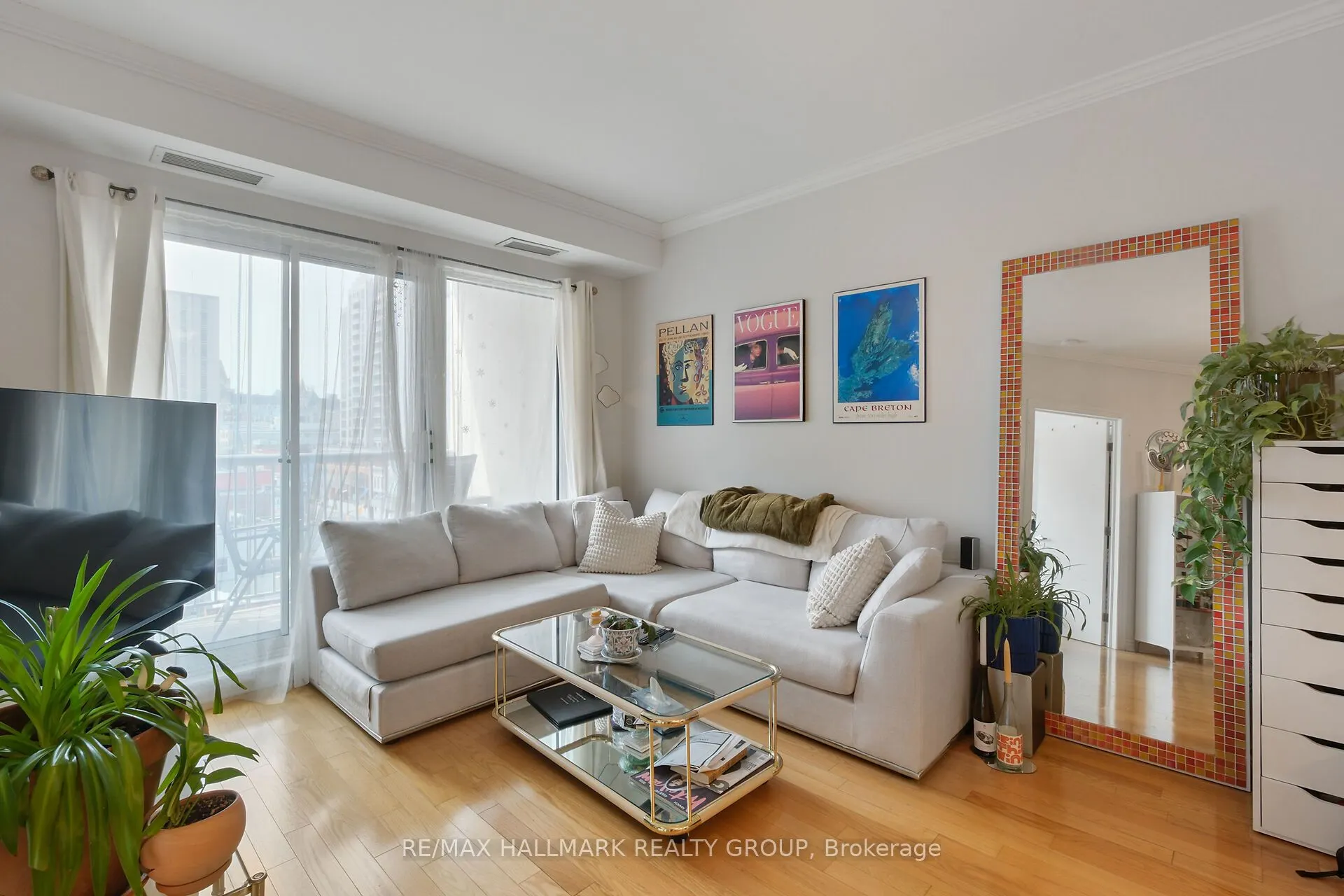 200 Rideau Street, #706