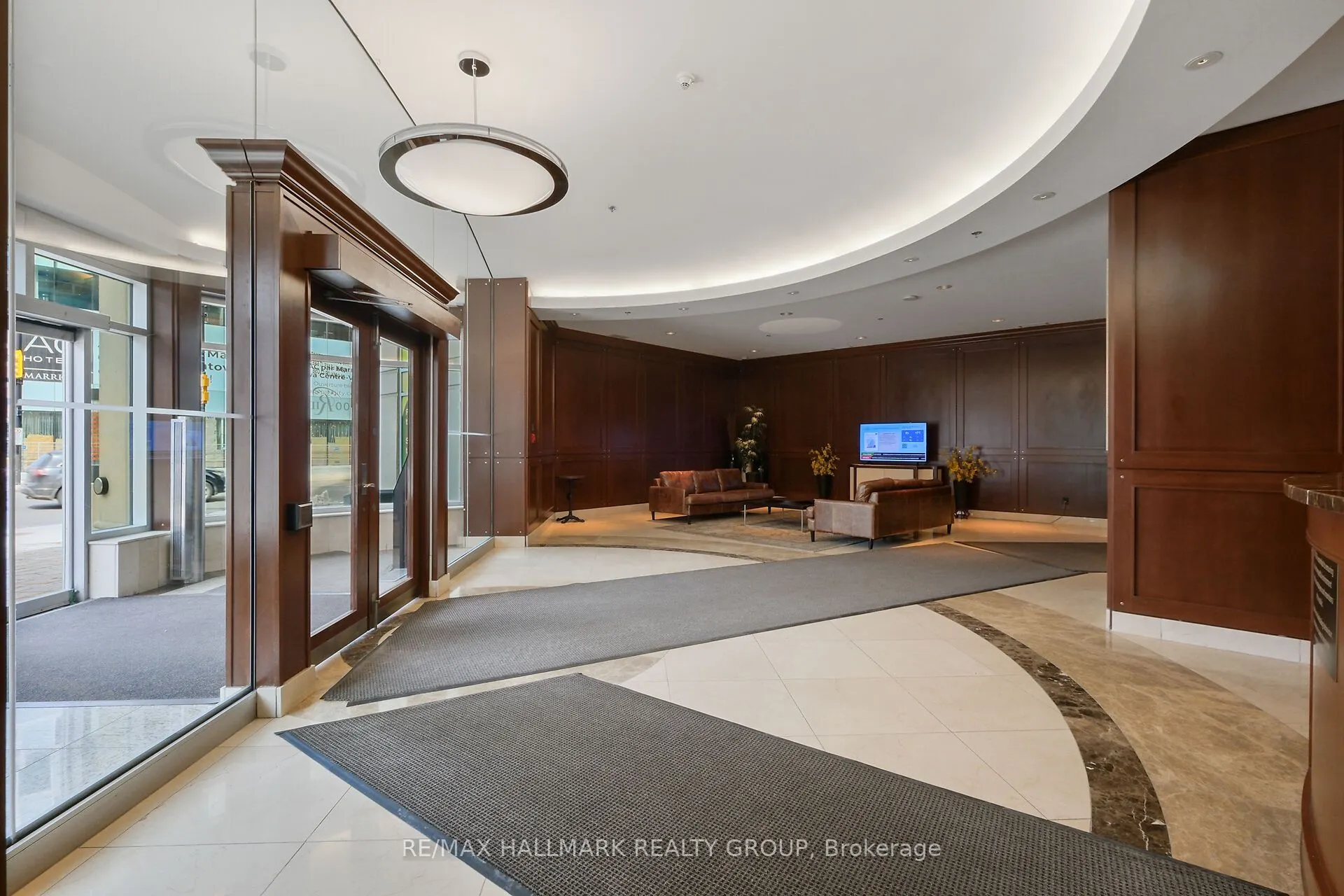 200 Rideau Street, #706
