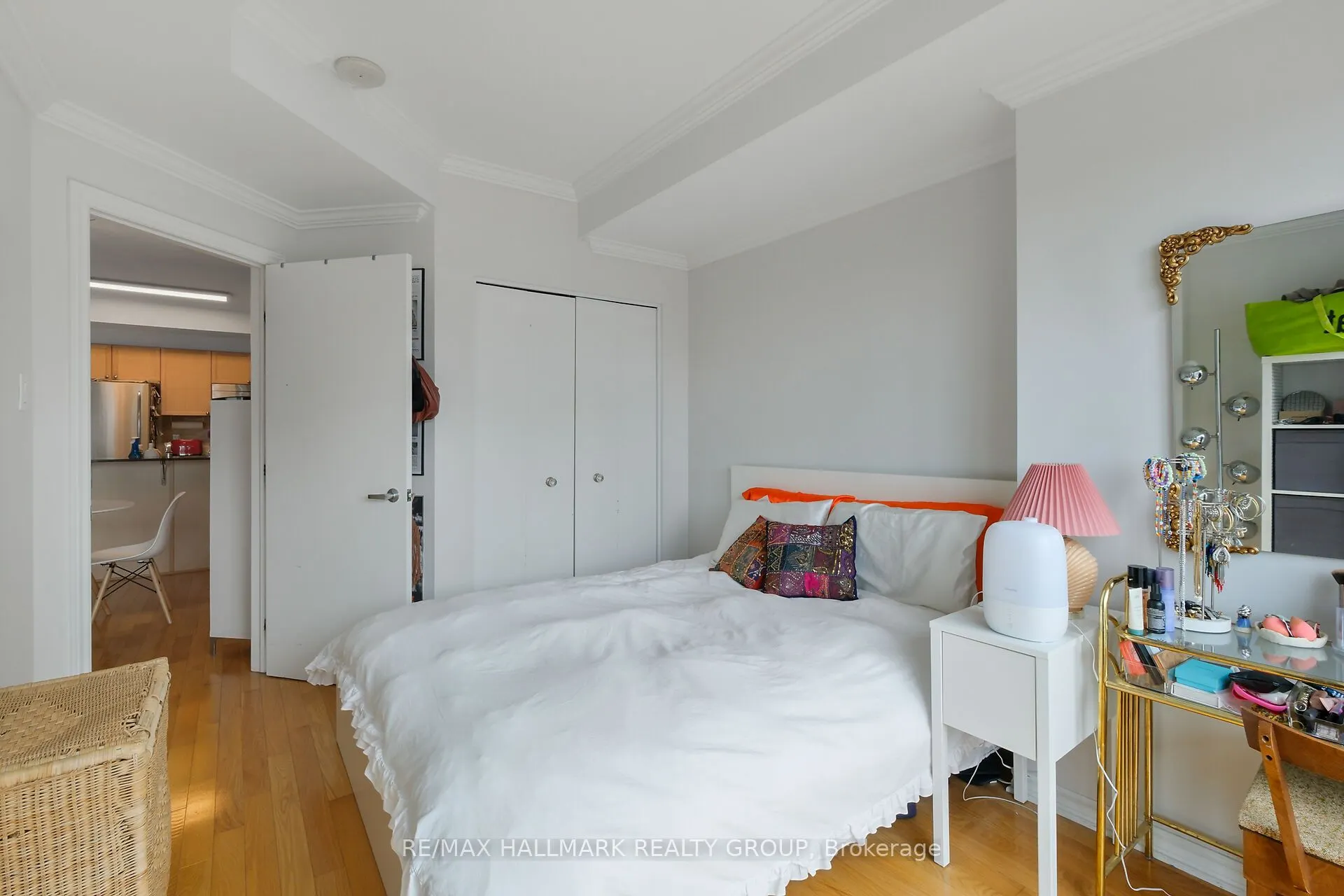200 Rideau Street, #706