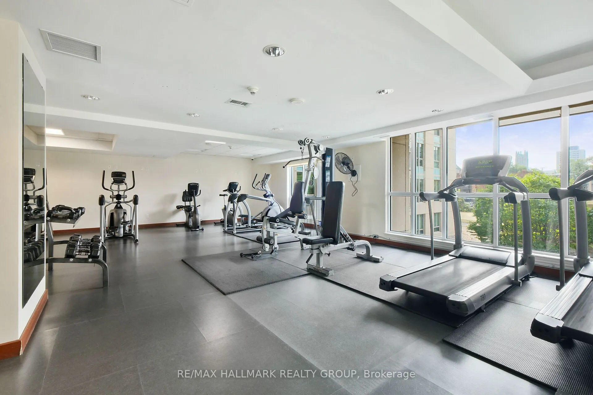 200 Rideau Street, #706