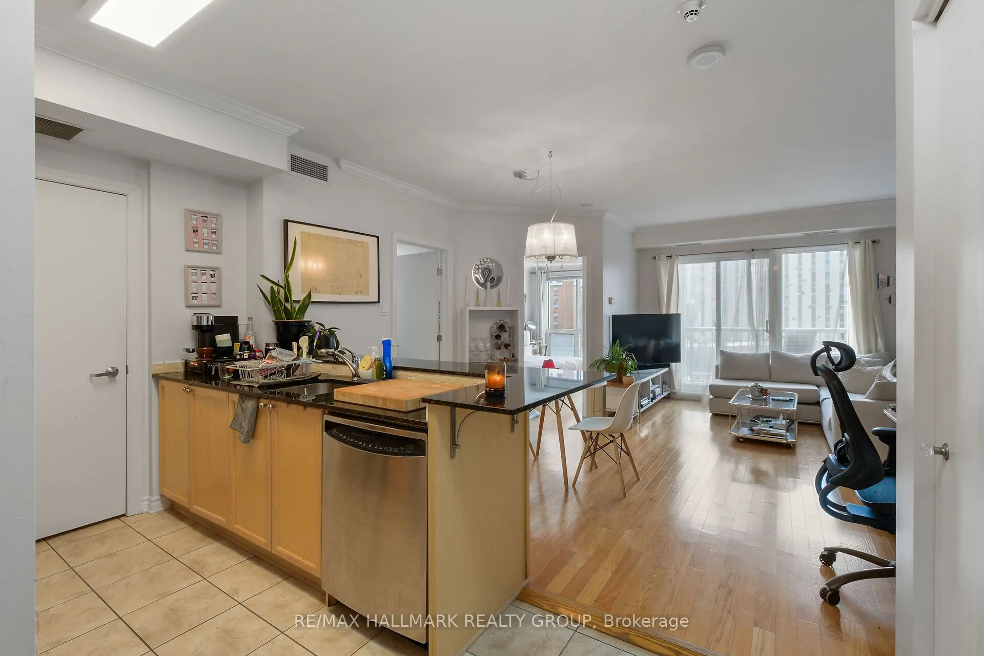 200 Rideau Street, #706