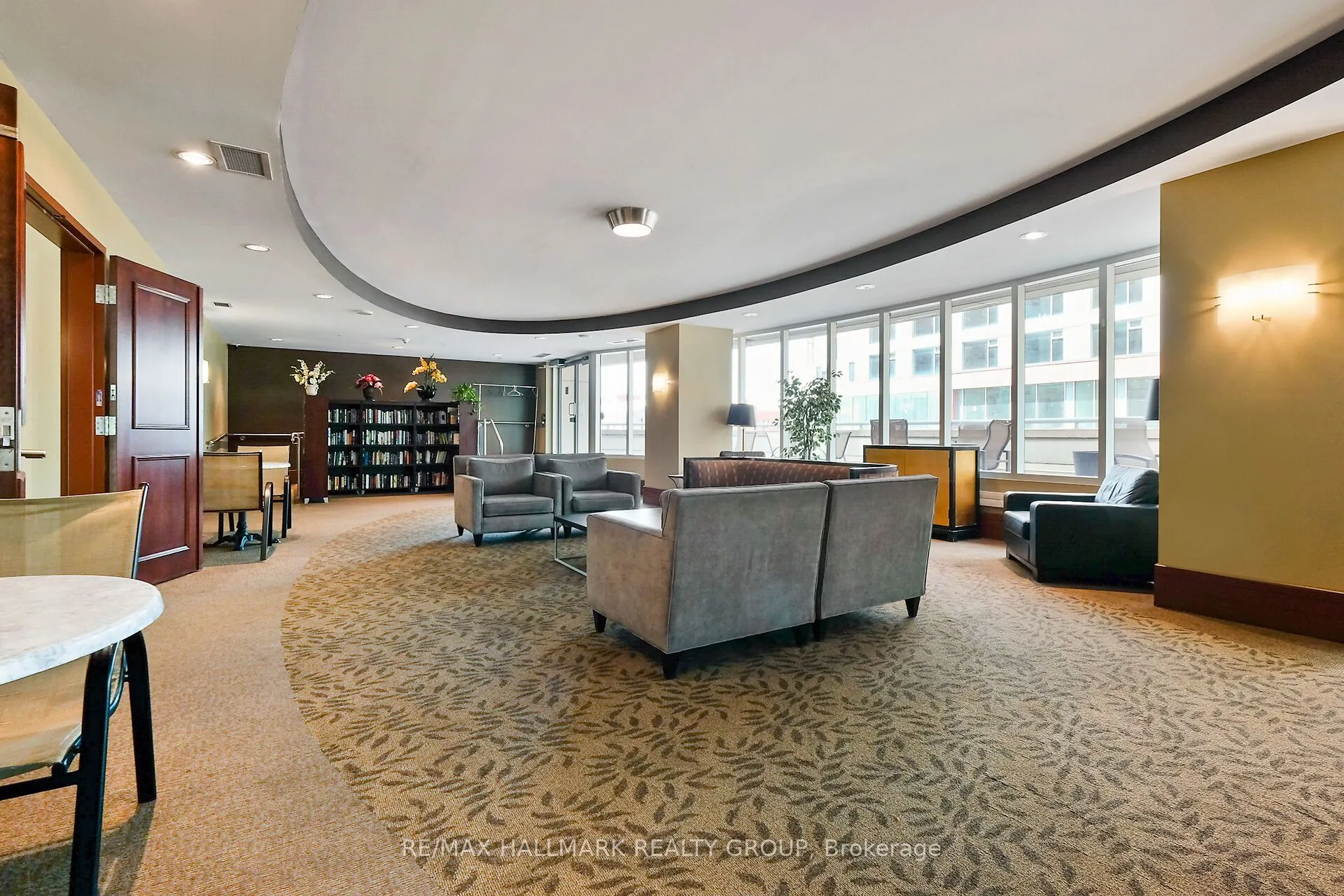 200 Rideau Street, #706