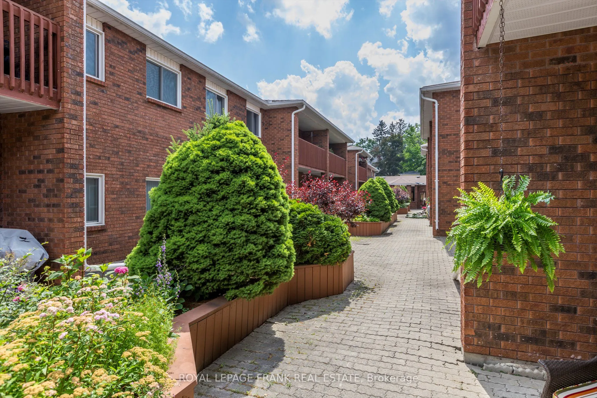 475 Parkhill Road W, #115