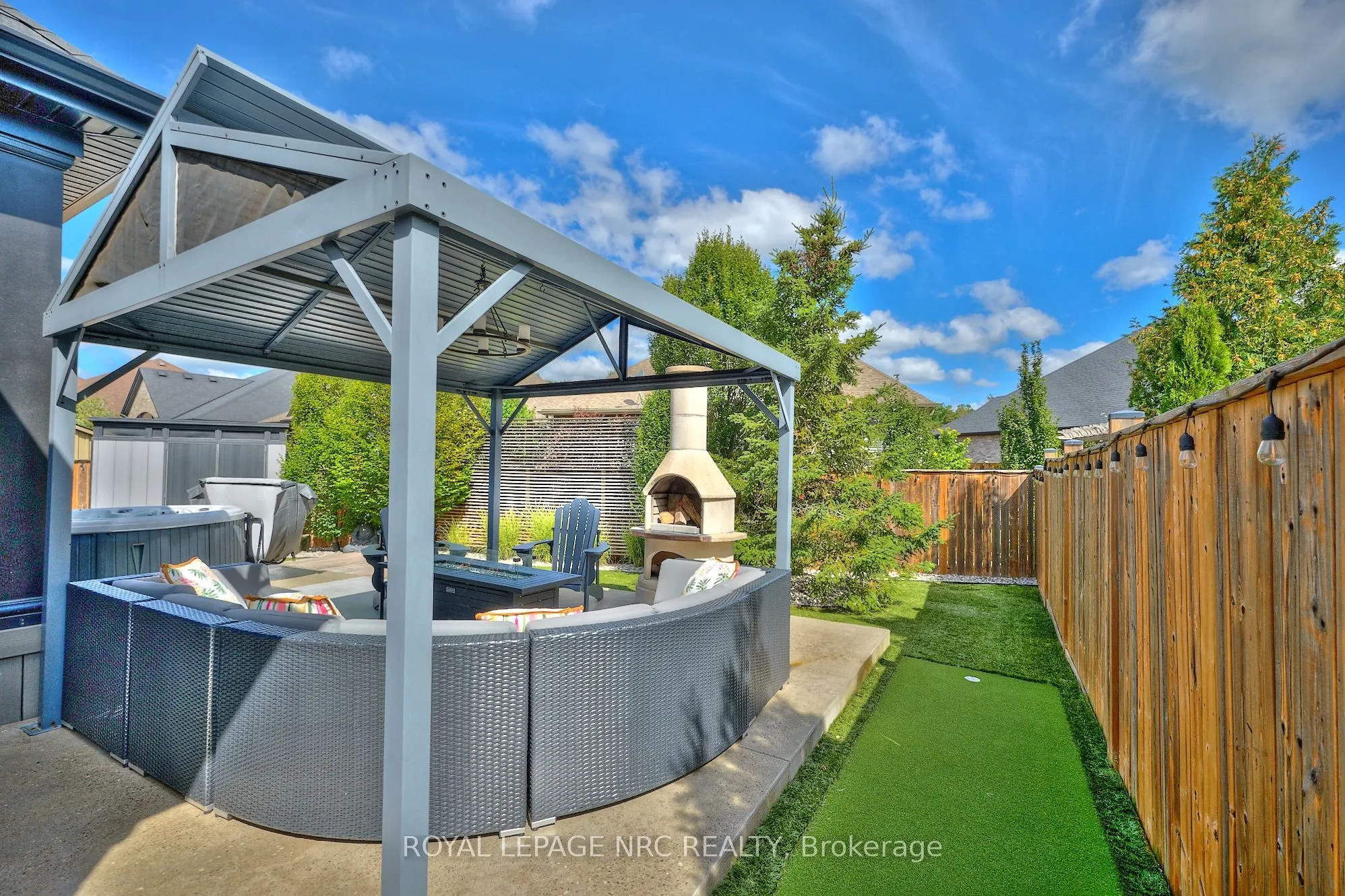 60 Rosewood Crescent