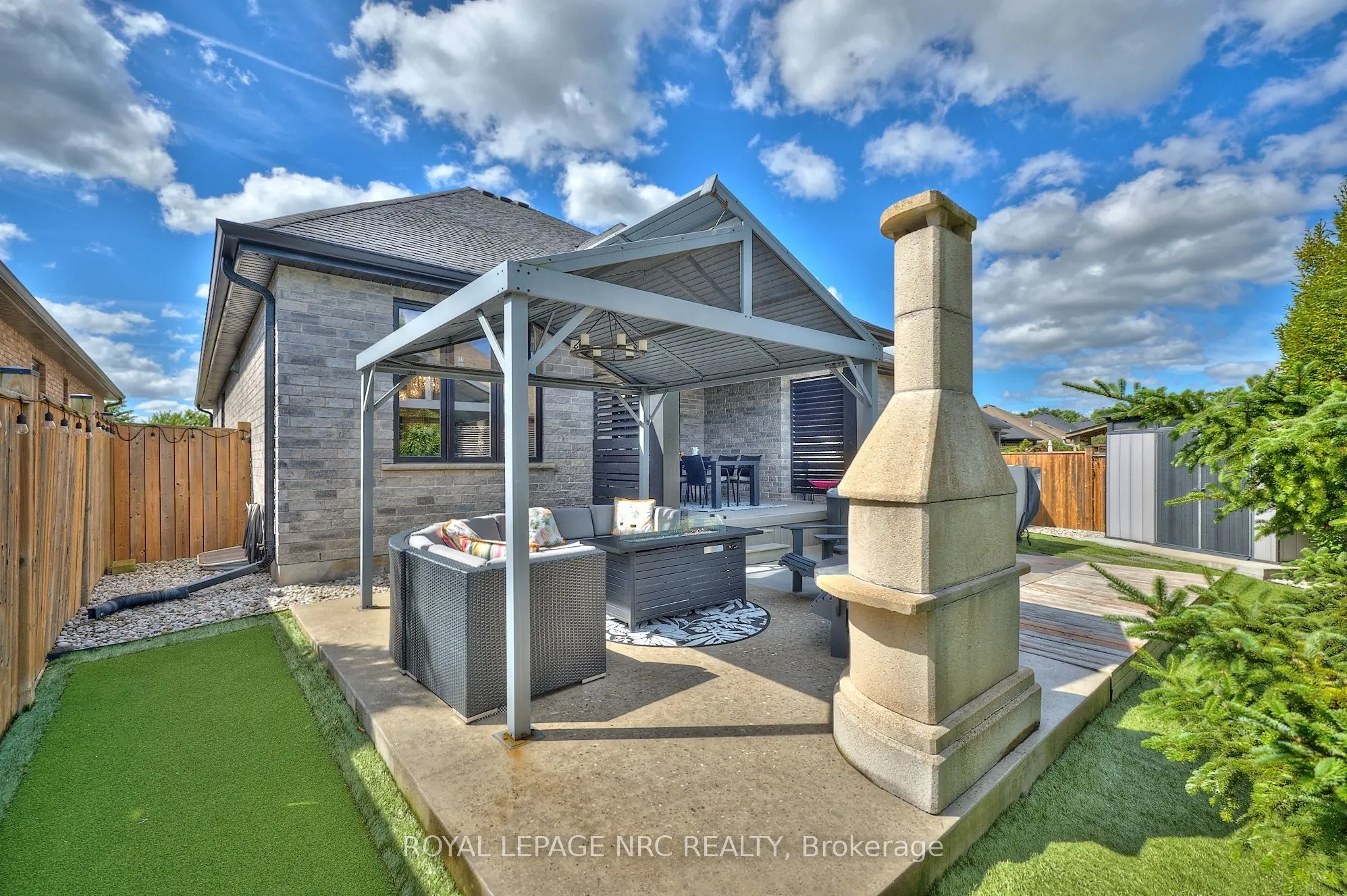 60 Rosewood Crescent