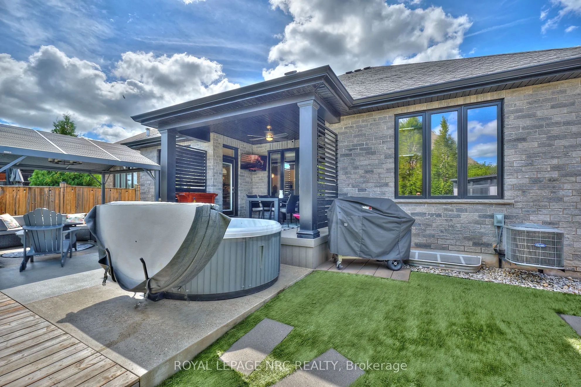 60 Rosewood Crescent