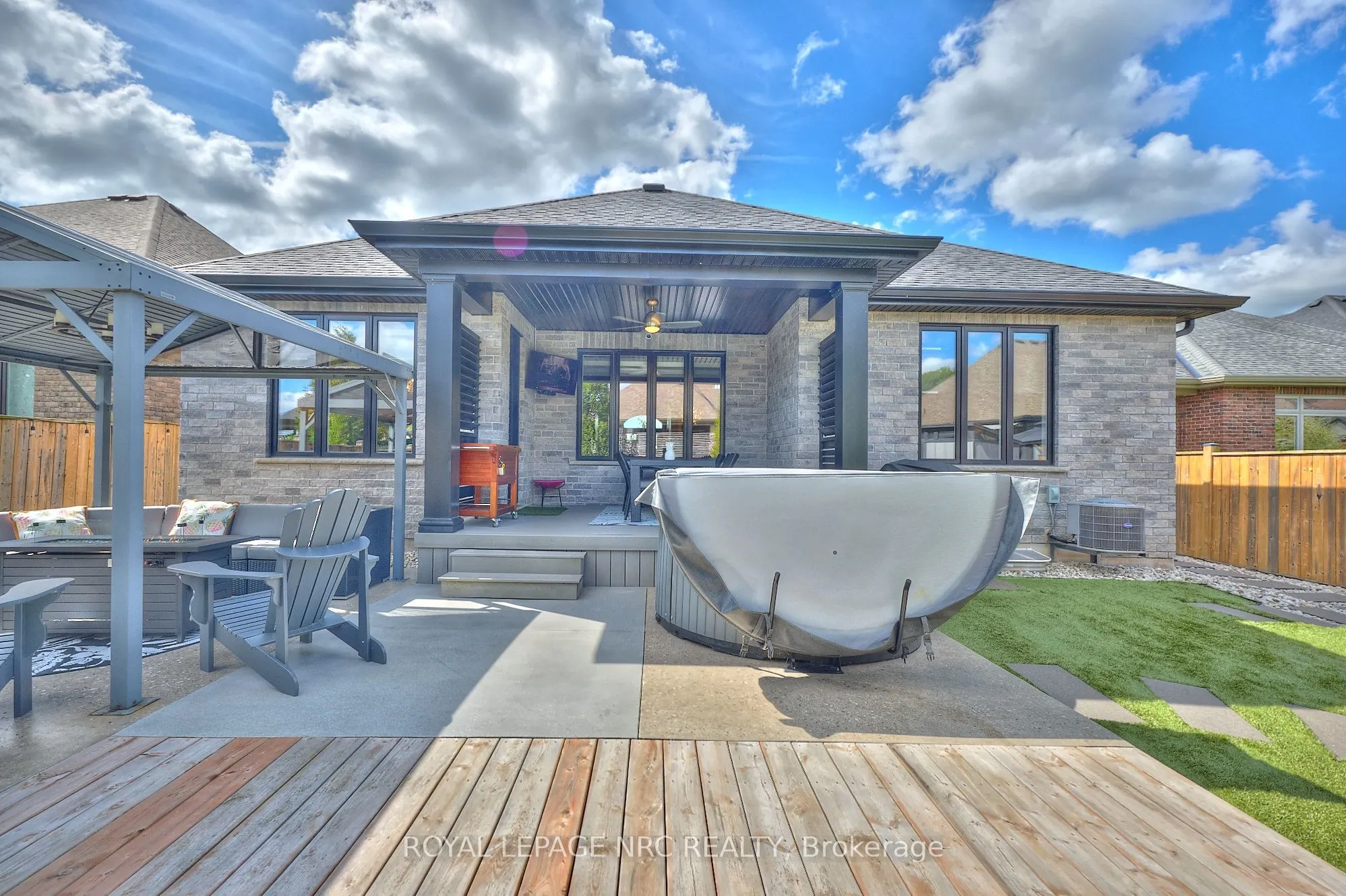 60 Rosewood Crescent