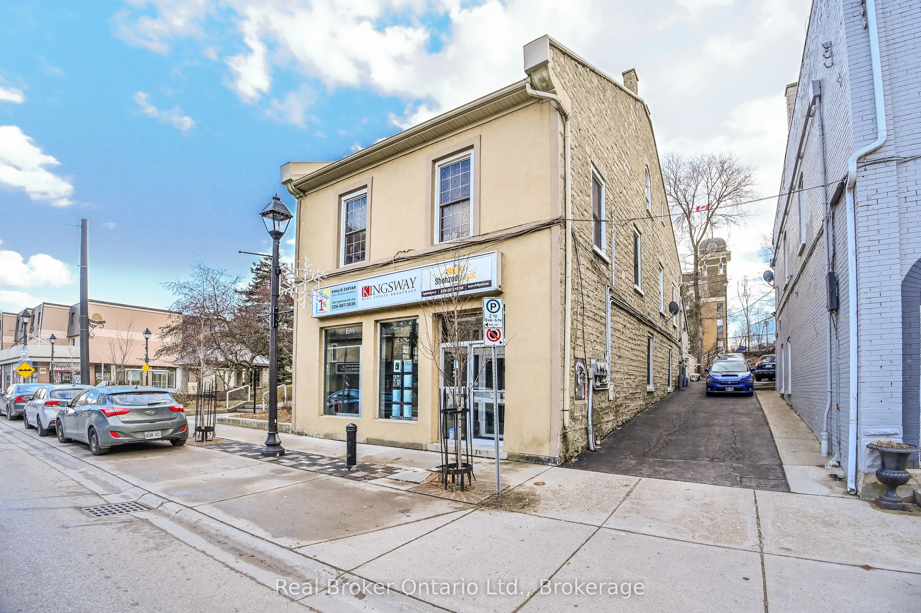 26 Queen Street E