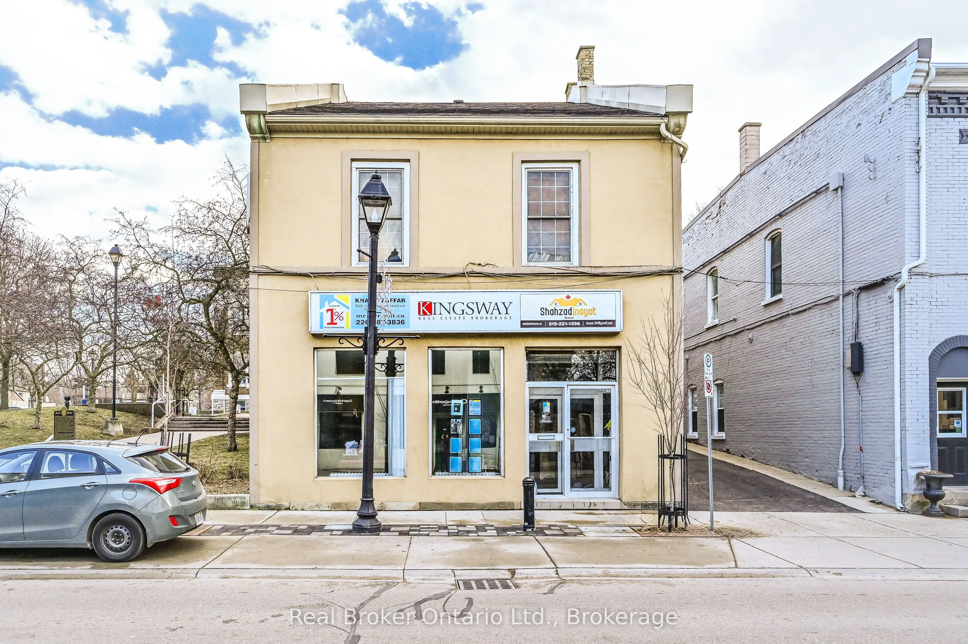 26 Queen Street E