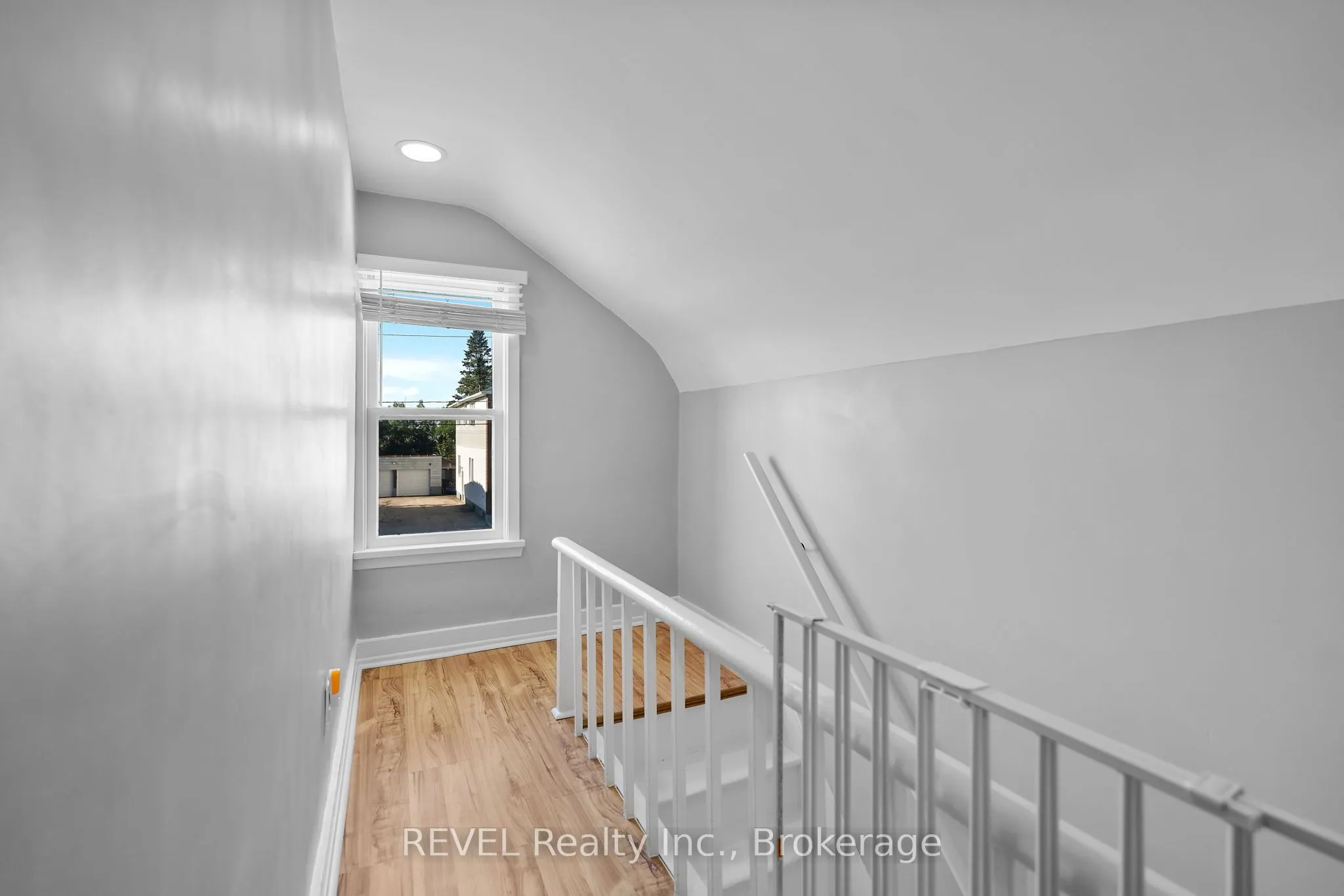 206 Bell Street