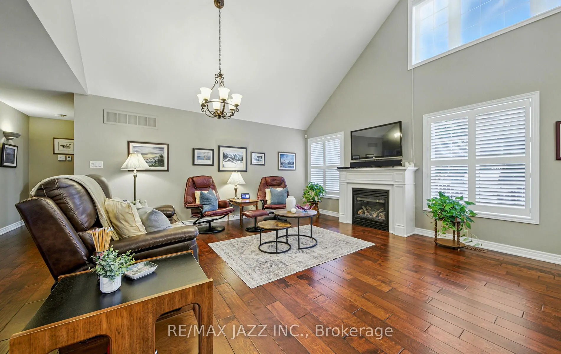 393 Lakeshore Road