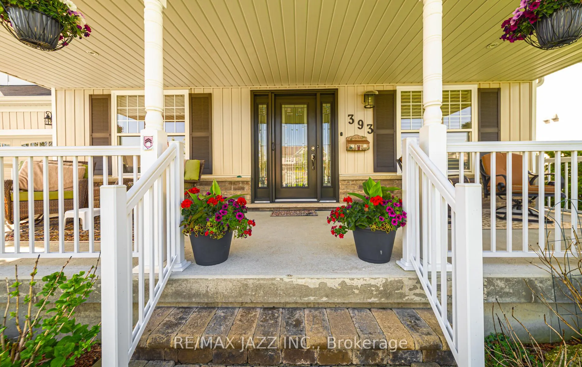 393 Lakeshore Road