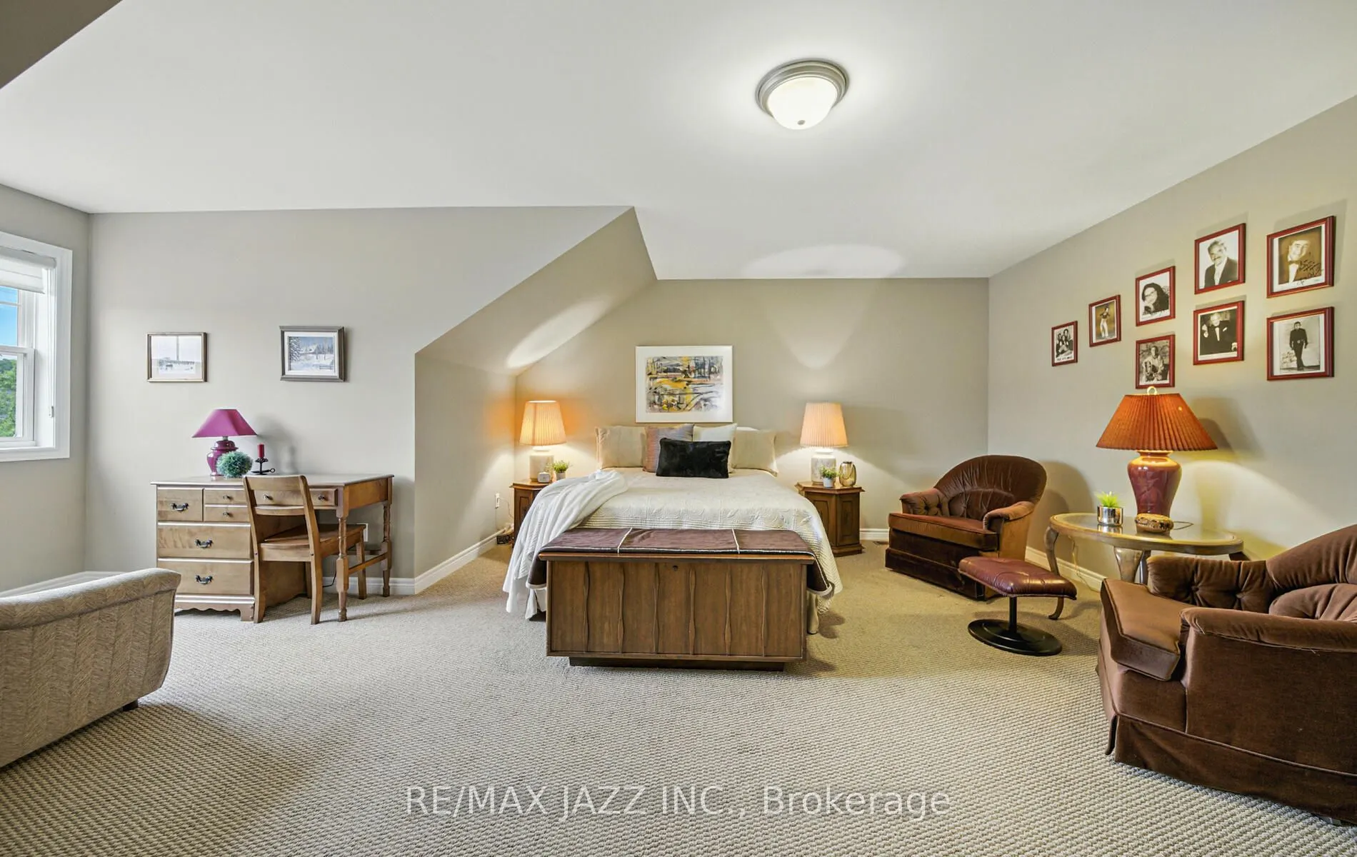 393 Lakeshore Road