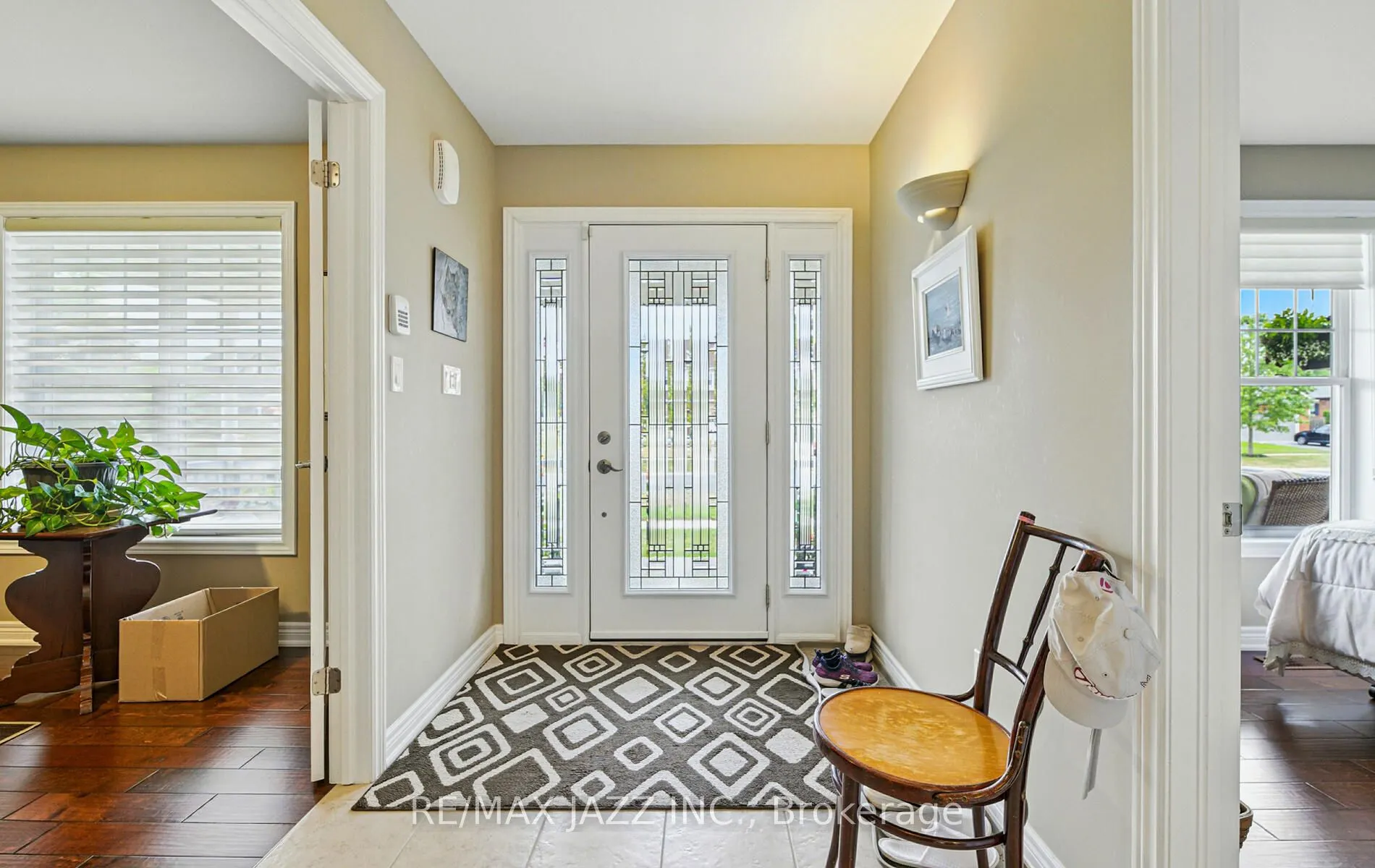 393 Lakeshore Road