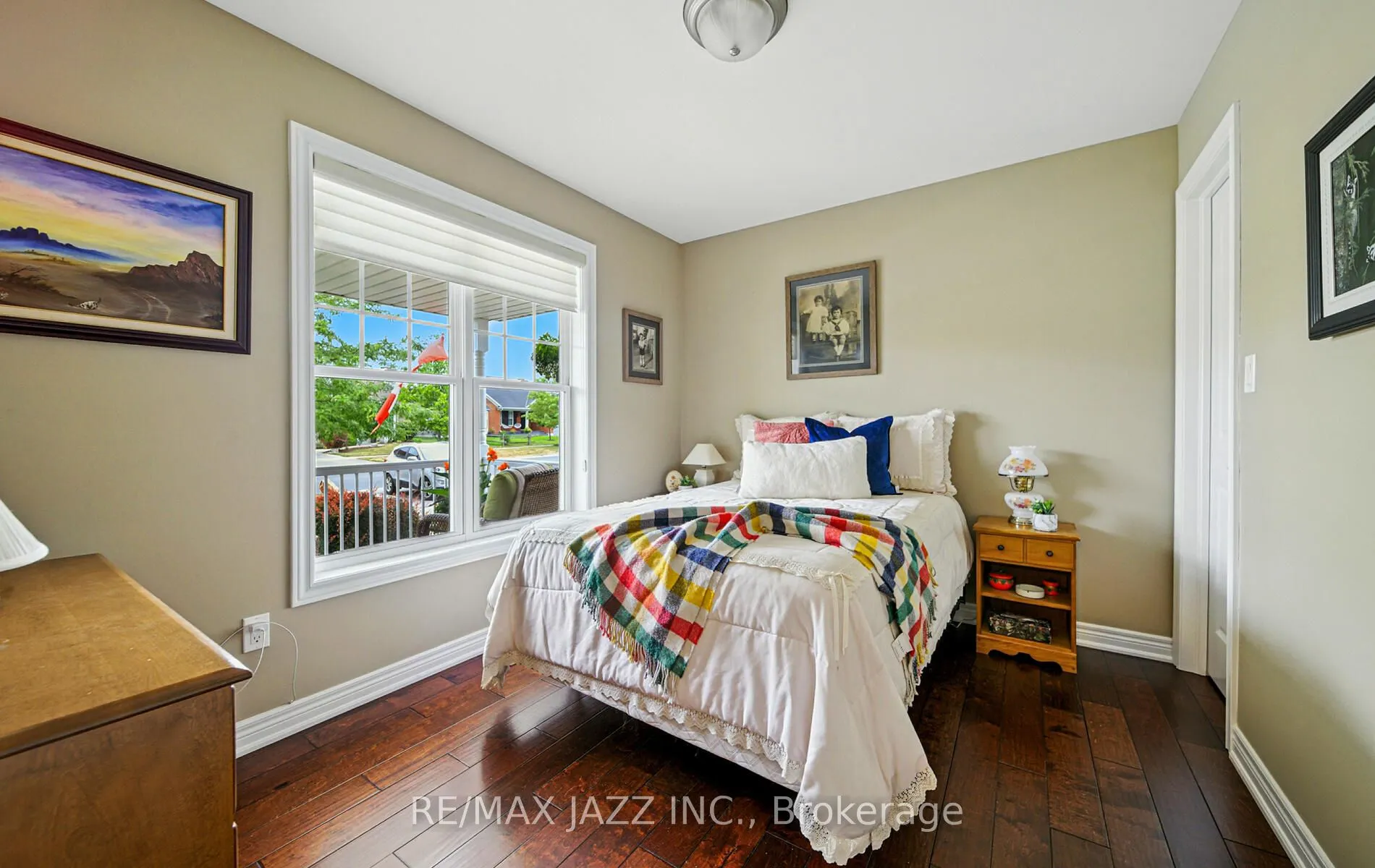 393 Lakeshore Road