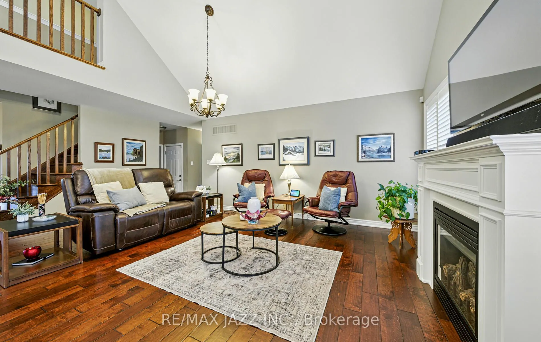 393 Lakeshore Road