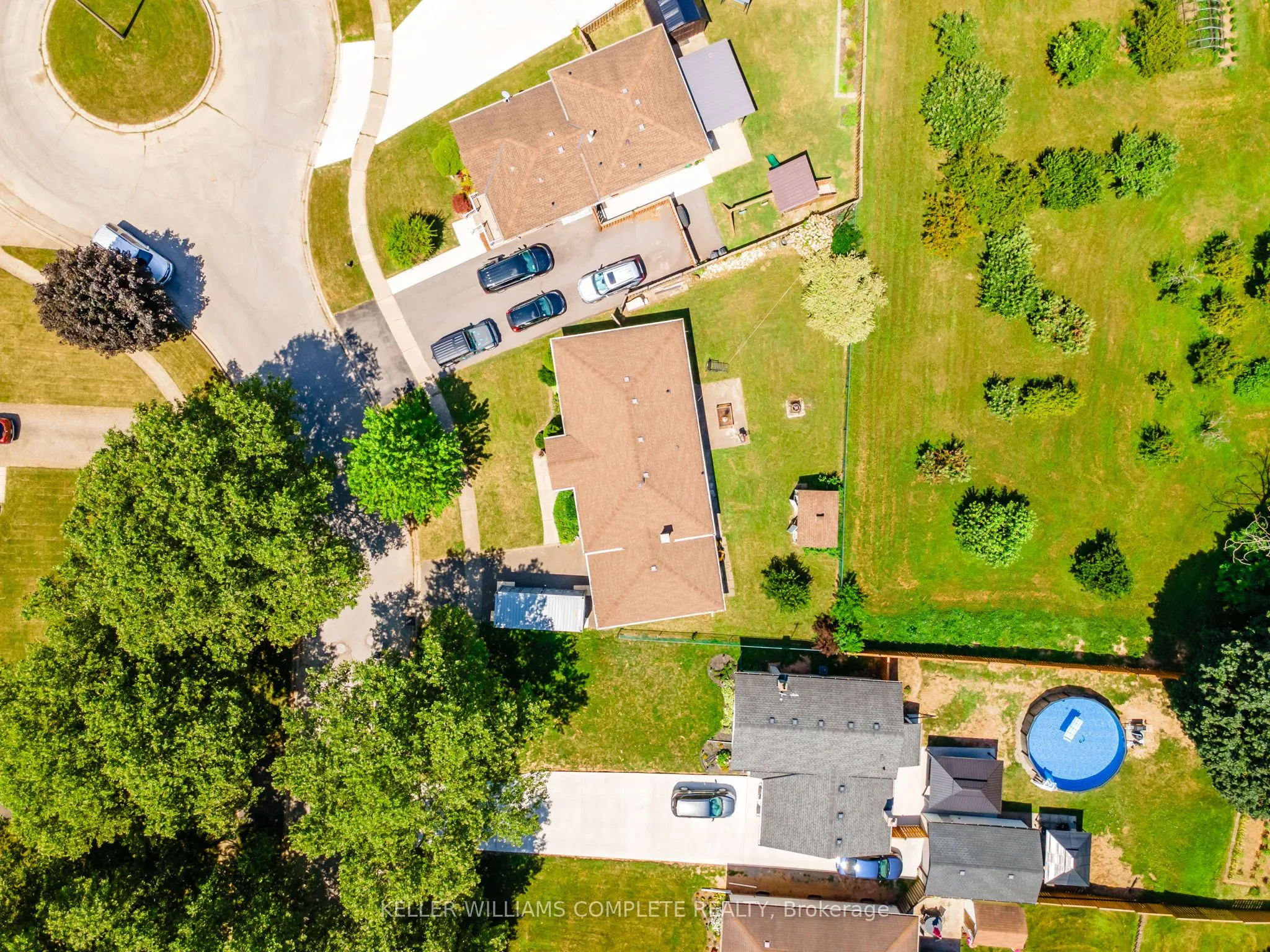 5712 Sunnylea Crescent