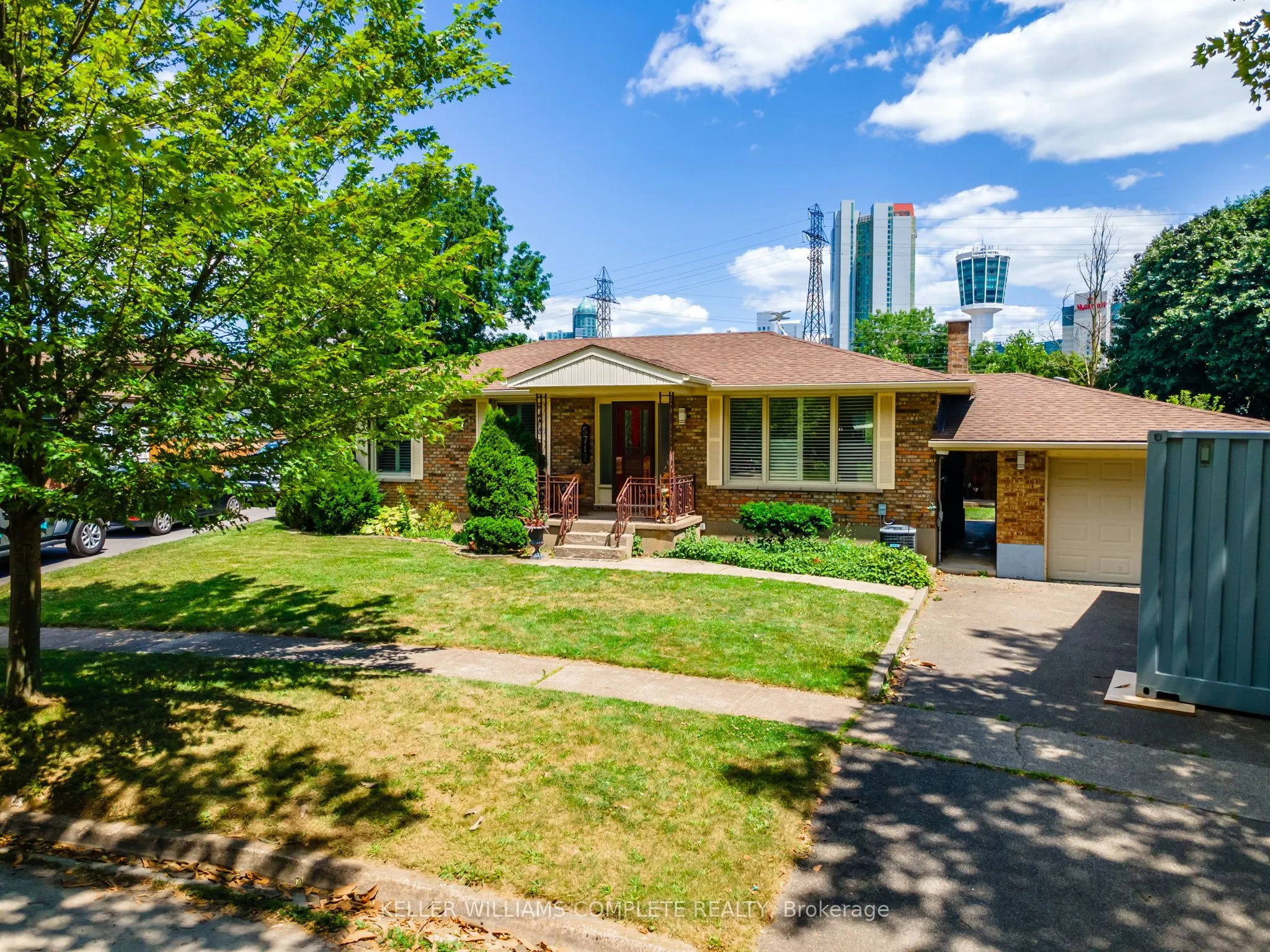 5712 Sunnylea Crescent