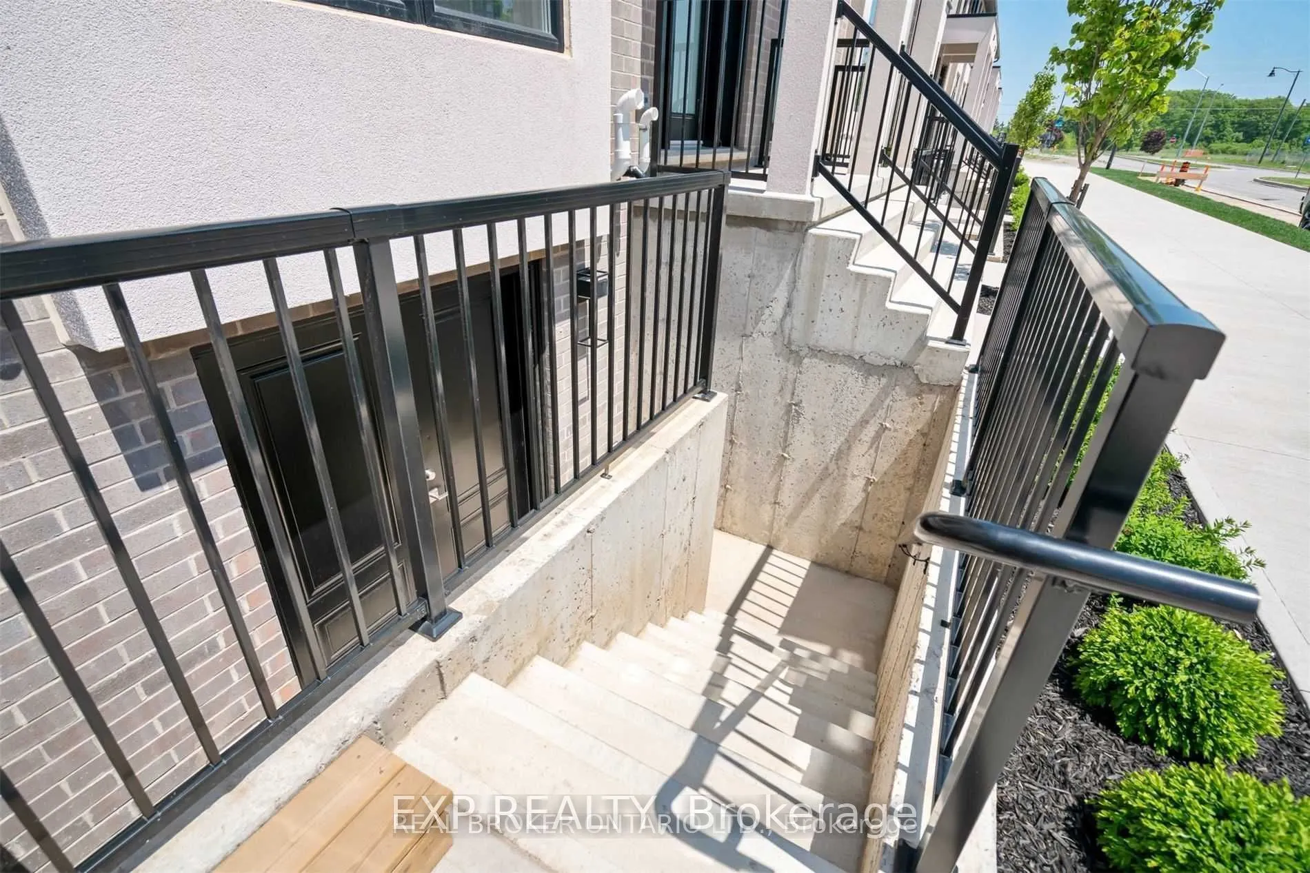 141 Summersides Boulevard