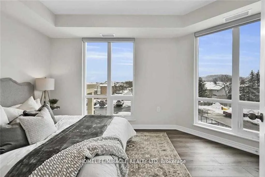 2750 King Street E, #213
