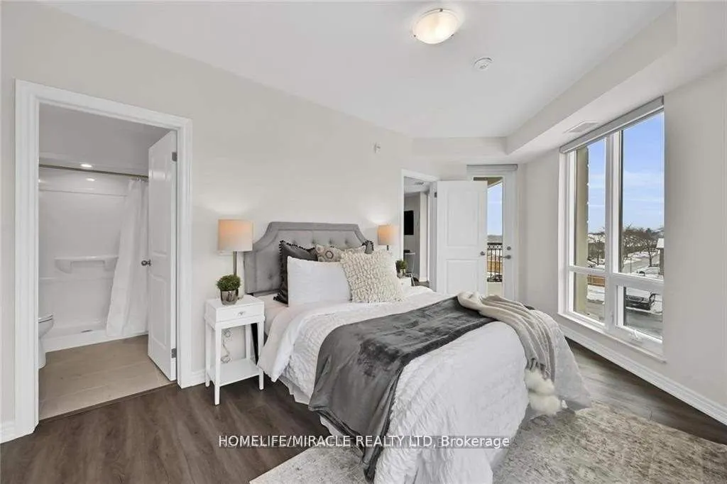 2750 King Street E, #213
