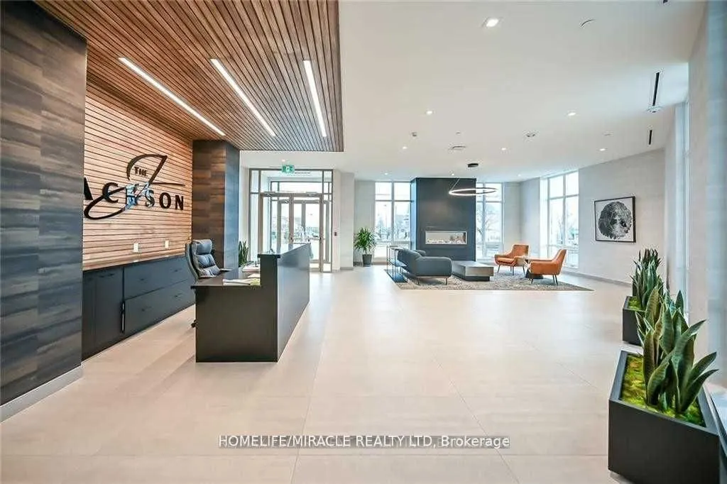 2750 King Street E, #213