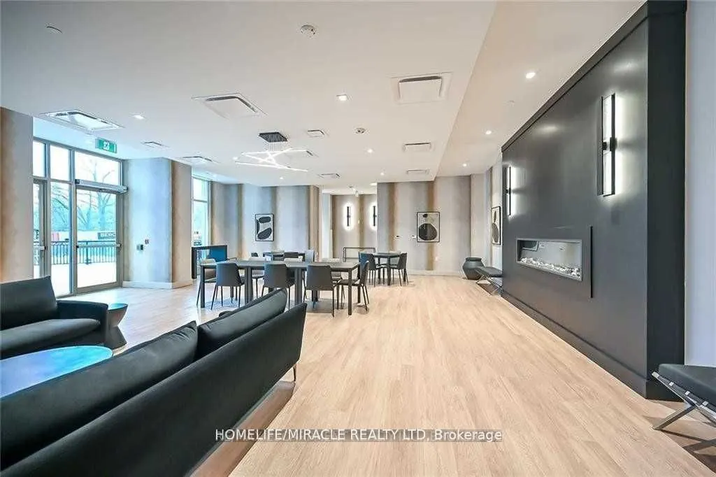 2750 King Street E, #213