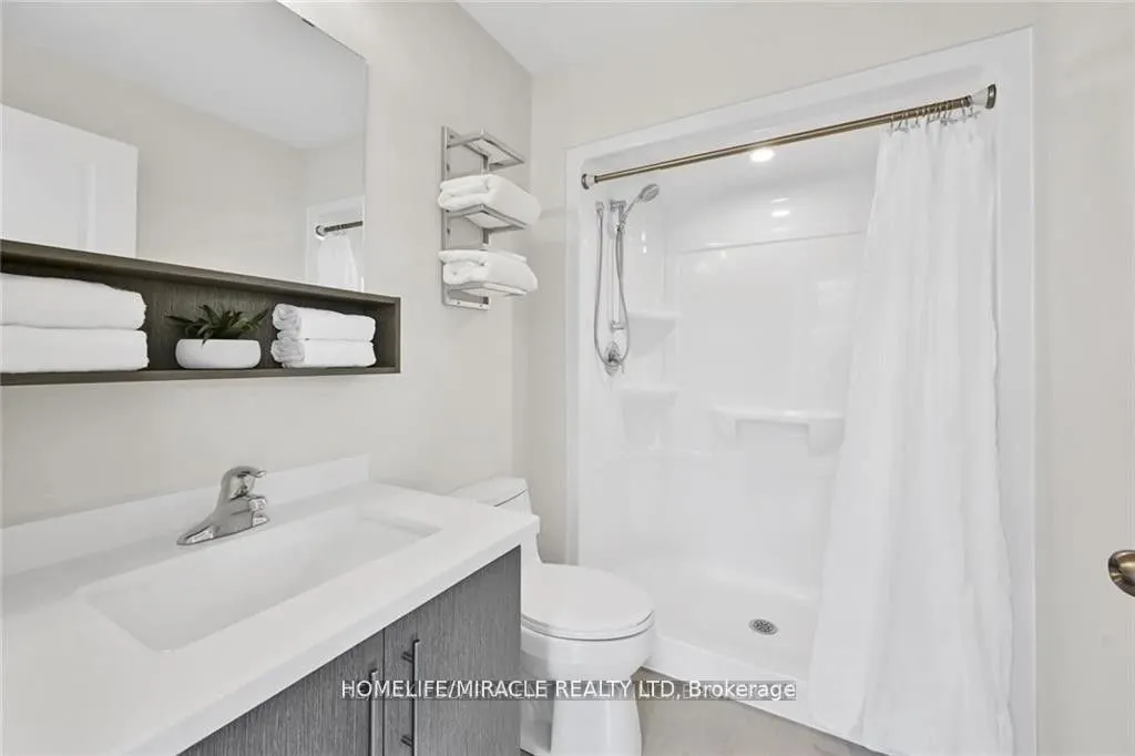 2750 King Street E, #213