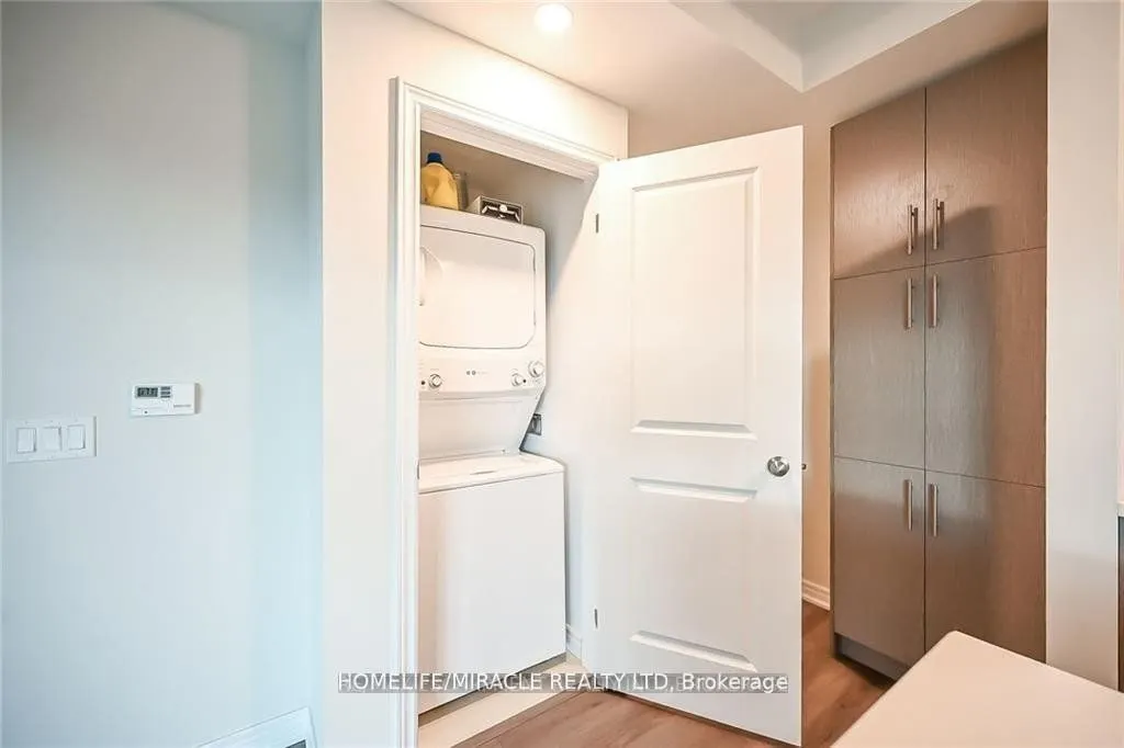 2750 King Street E, #213