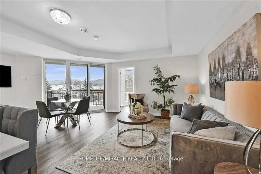 2750 King Street E, #213