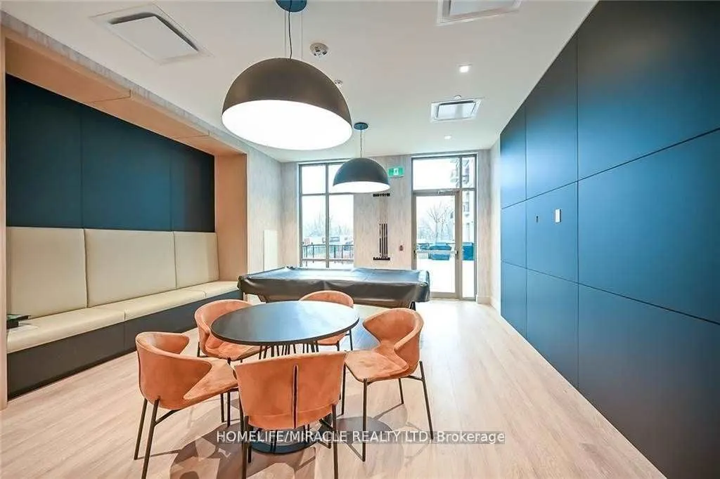 2750 King Street E, #213