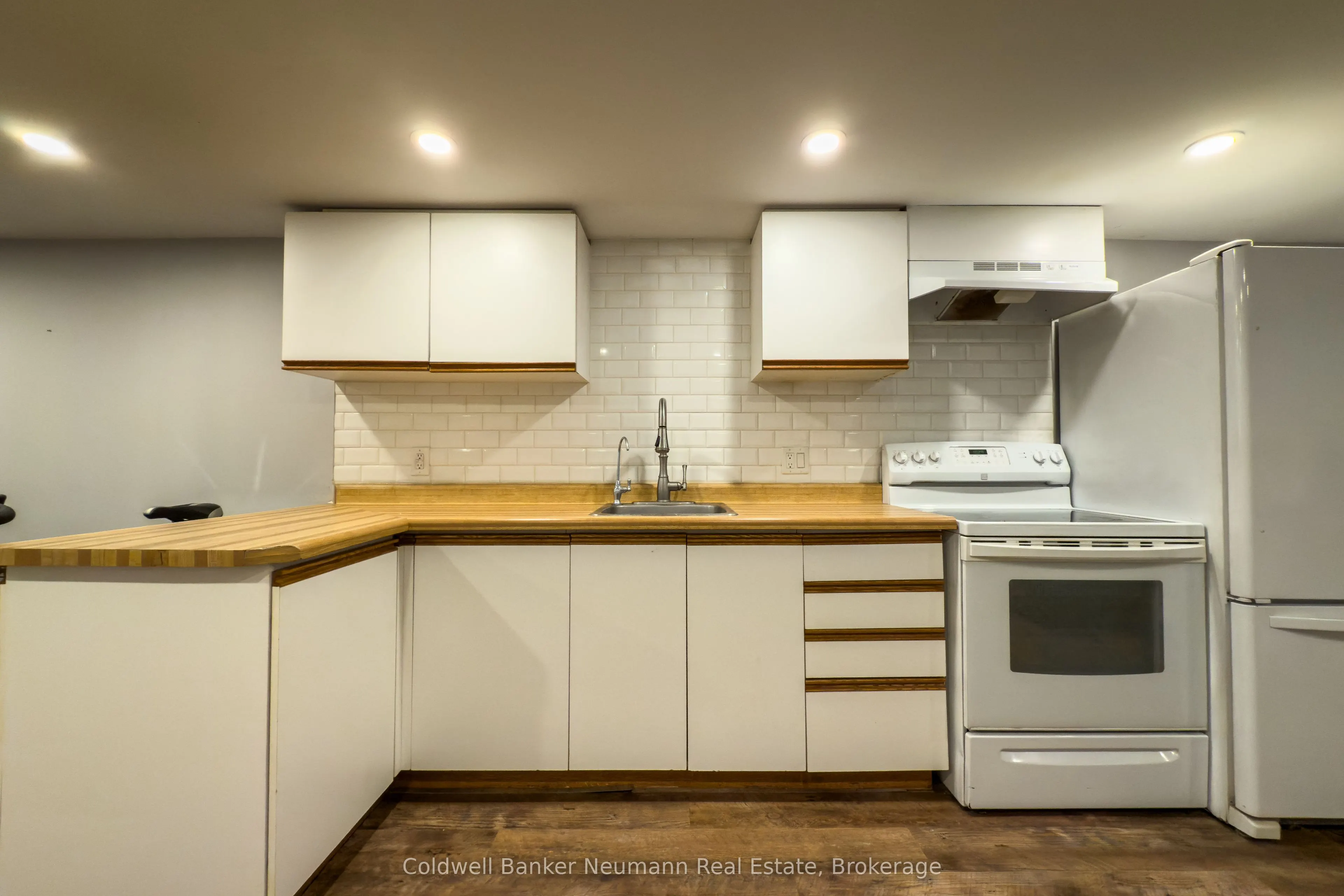 10 Western Avenue, #Lower