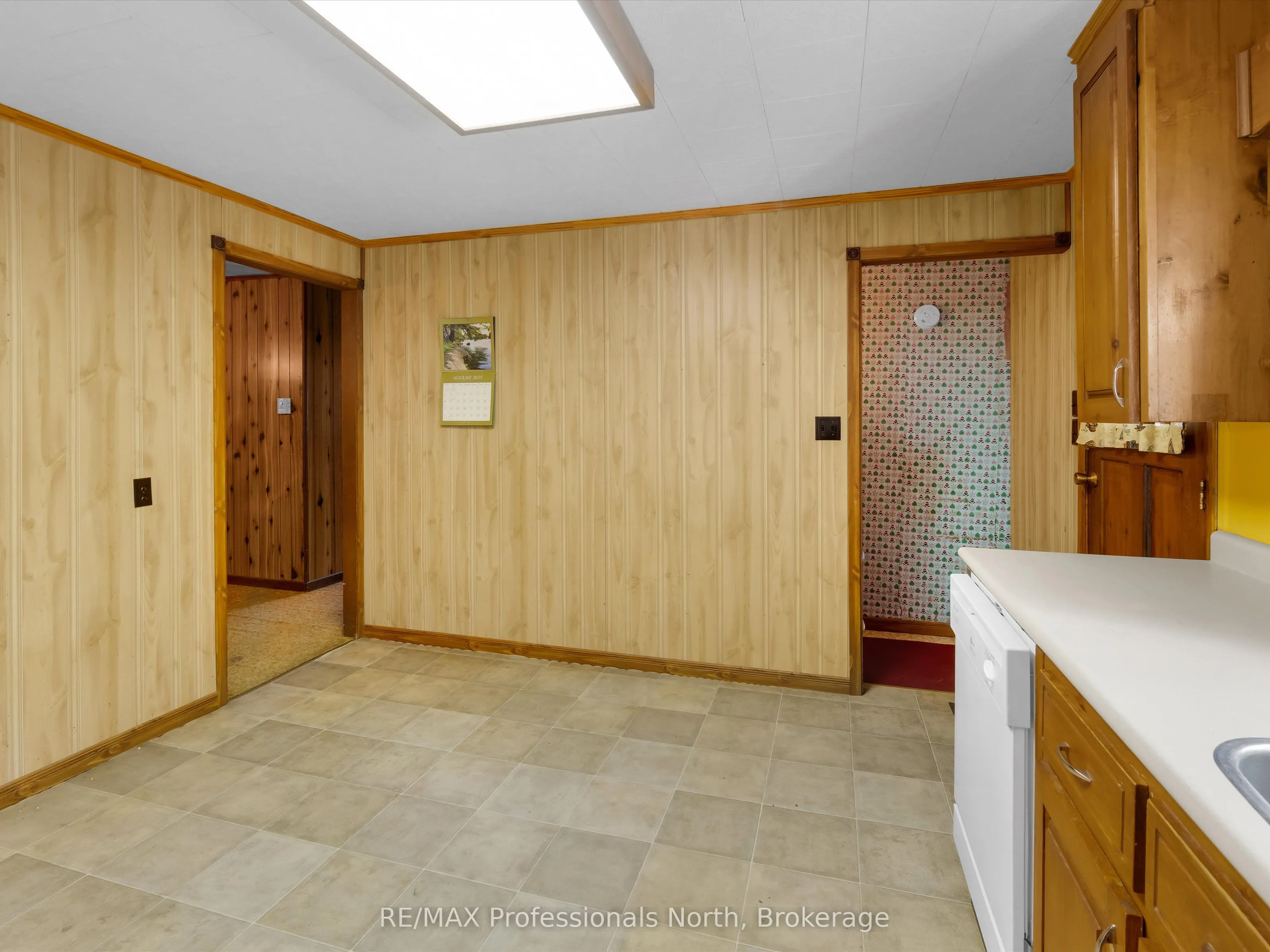 1716 GRAVENHURST Parkway