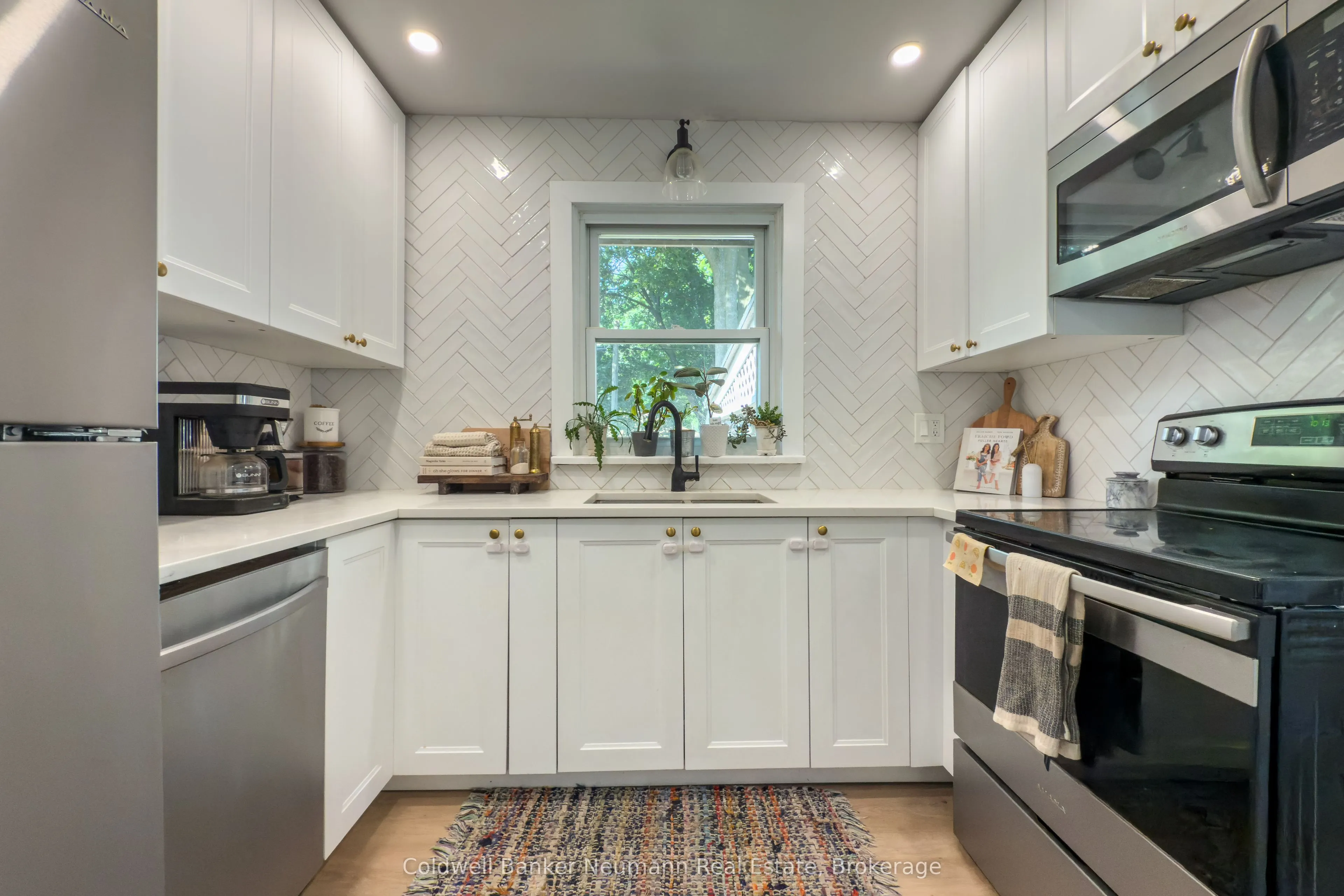 10 Western Avenue, #Upper
