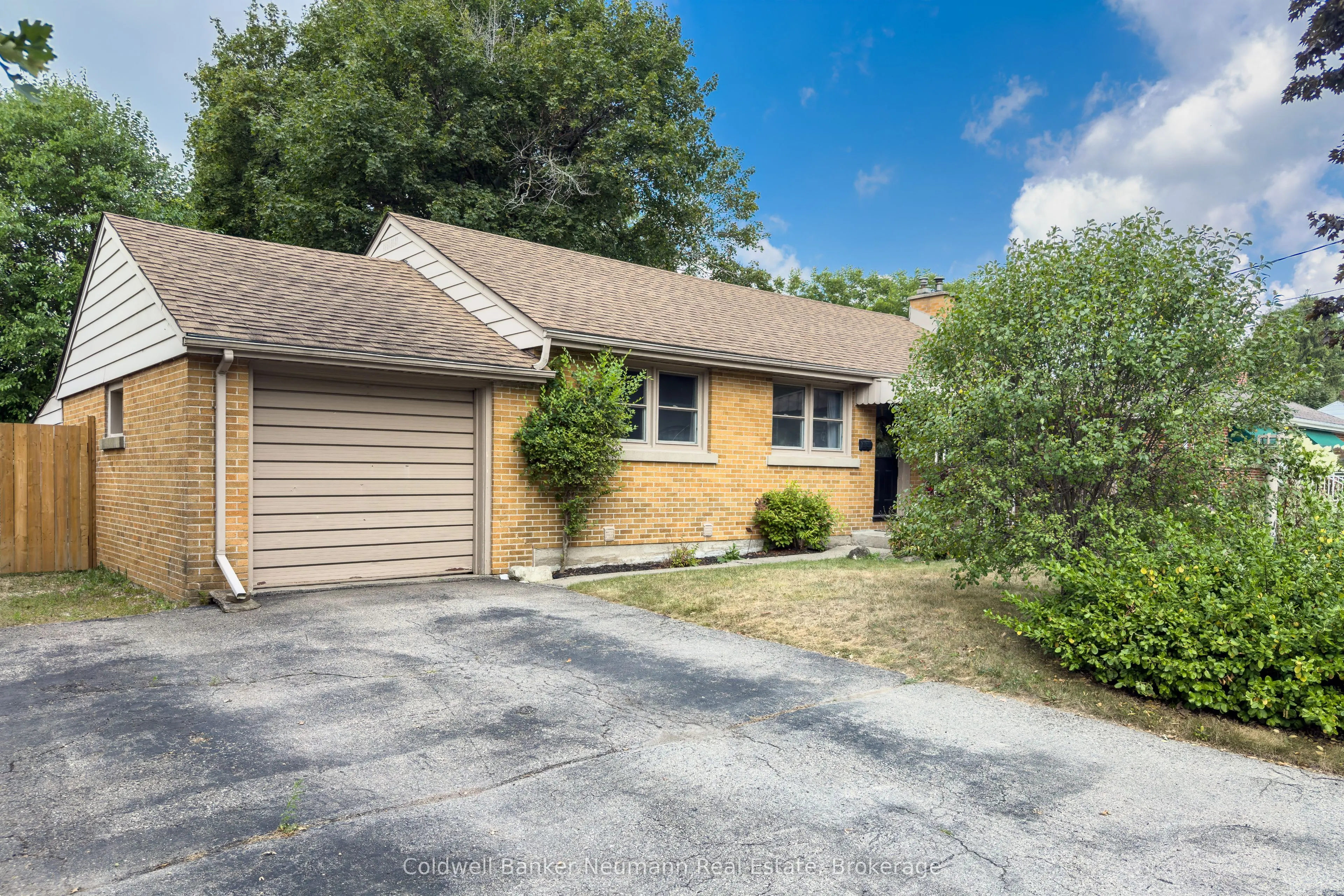 10 Western Avenue, #Upper