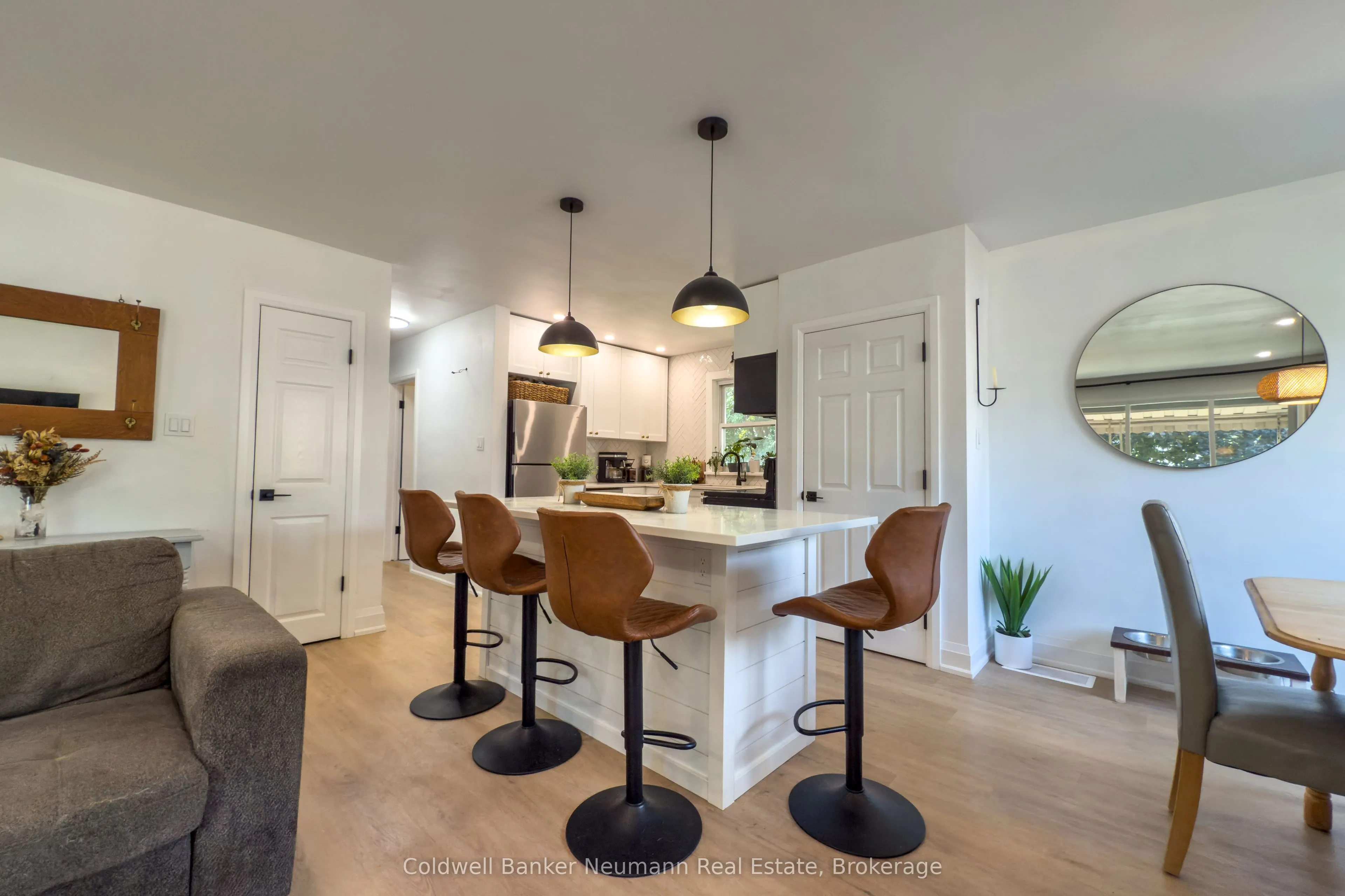 10 Western Avenue, #Upper